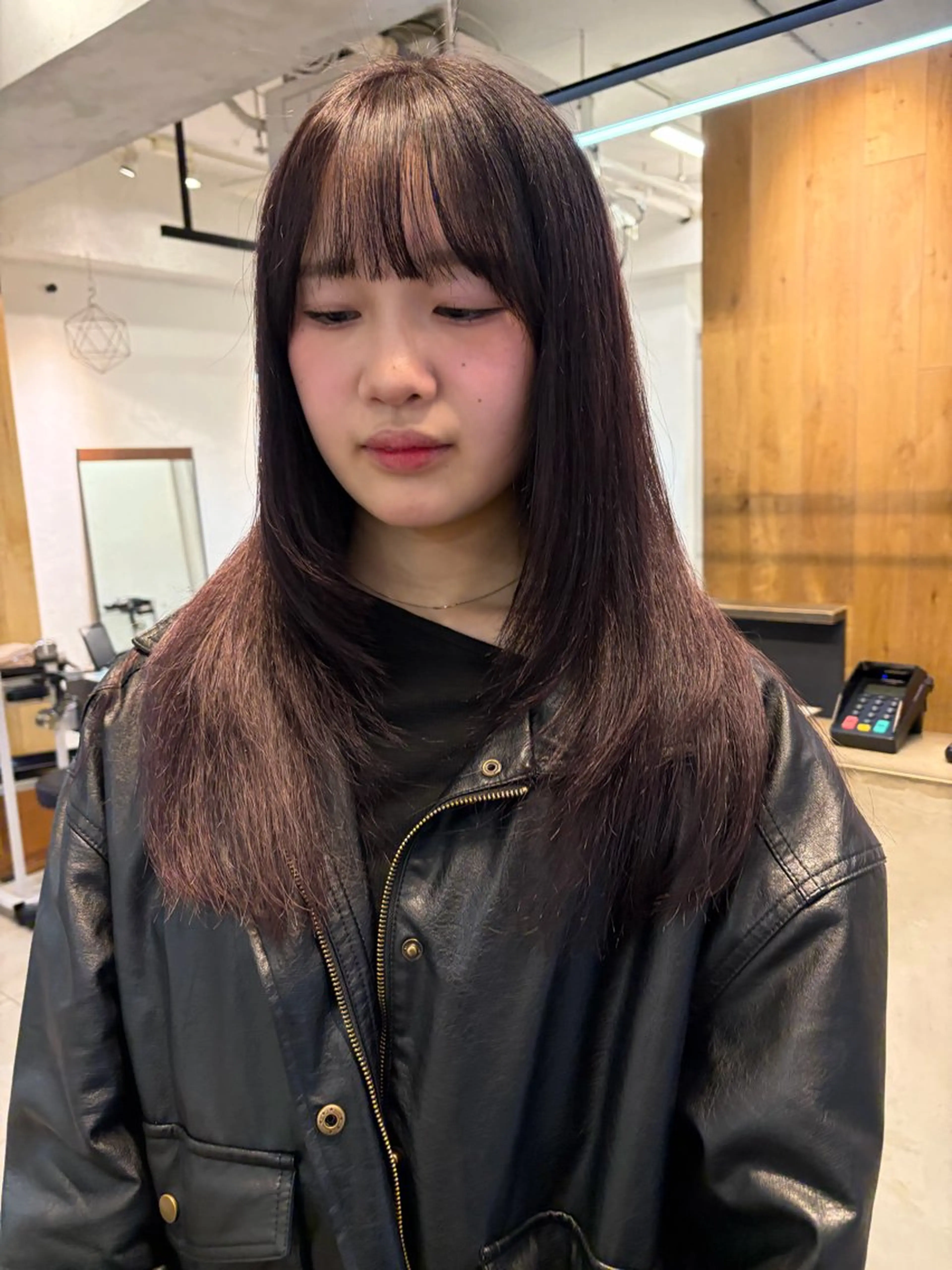 ロング カラー ミルクティー× グレージュMOMOのヘアスタイル