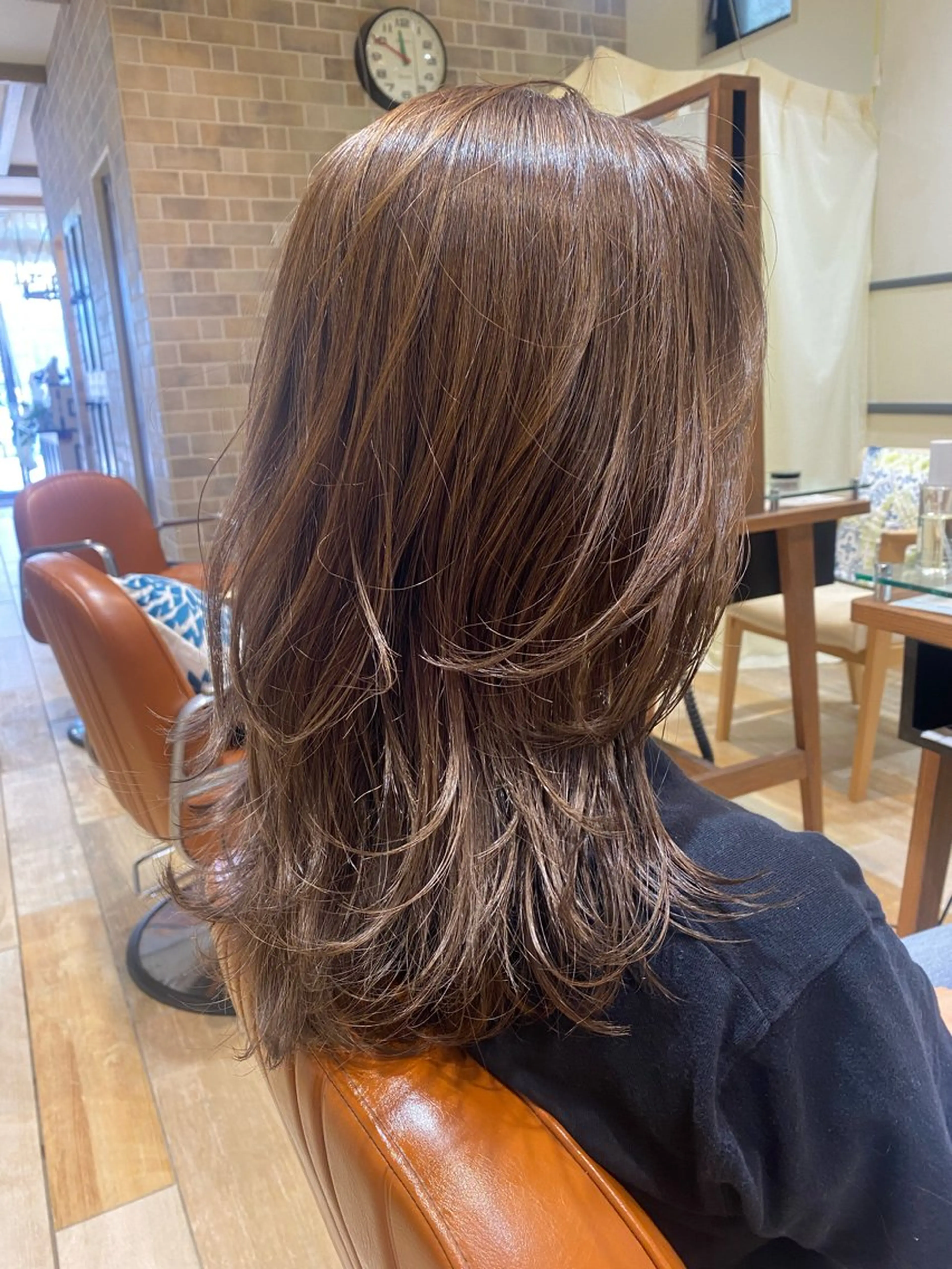 セミロング カラー 宮内 真乃のヘアスタイル