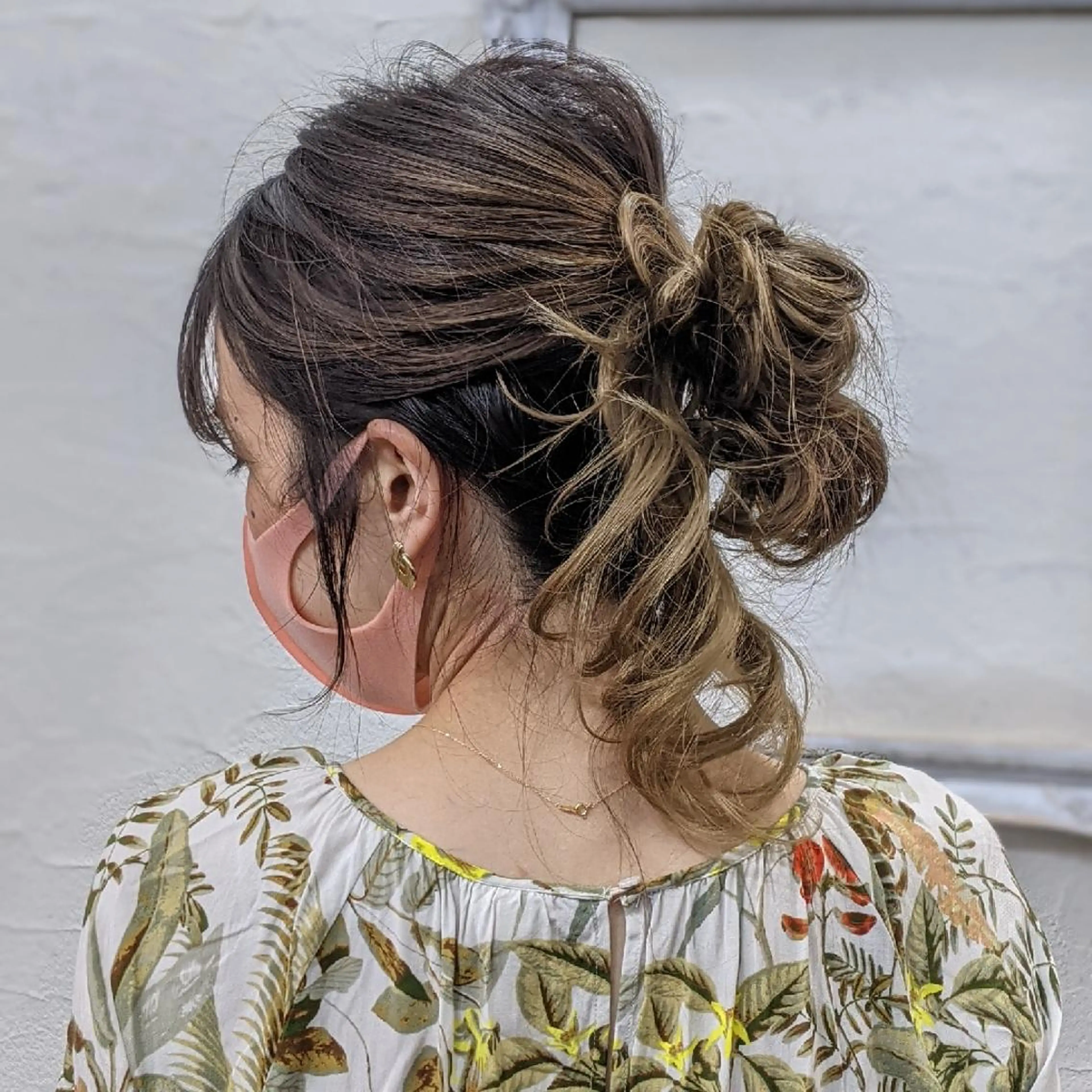 セミロング ヘアアレンジ お団子ヘア Ruheplatz所属・HIKARI＠ Ruheplatzのヘアスタイル