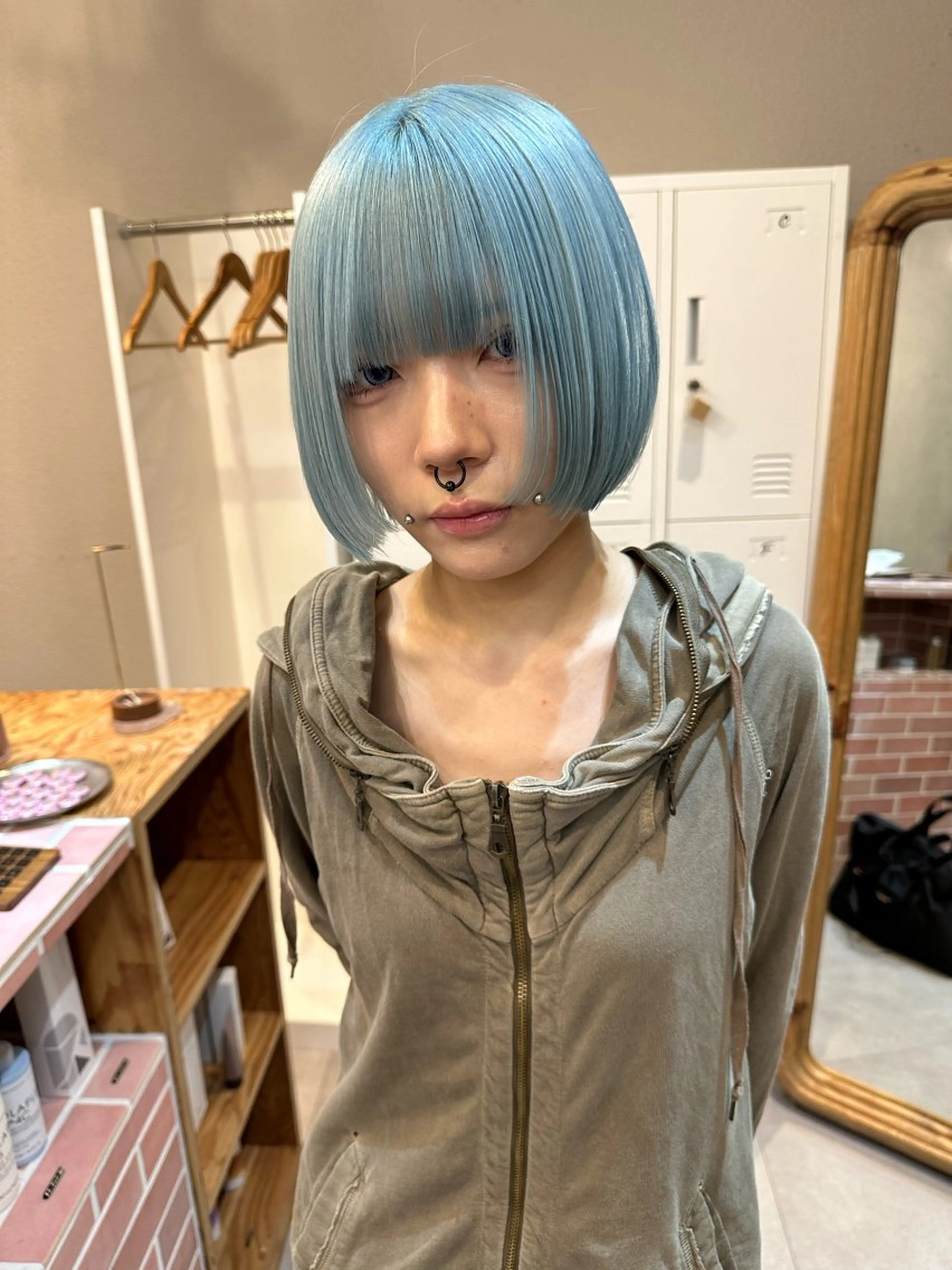 ショート カラー ハイトーン/デザイン カラー／悠斗のヘアスタイル