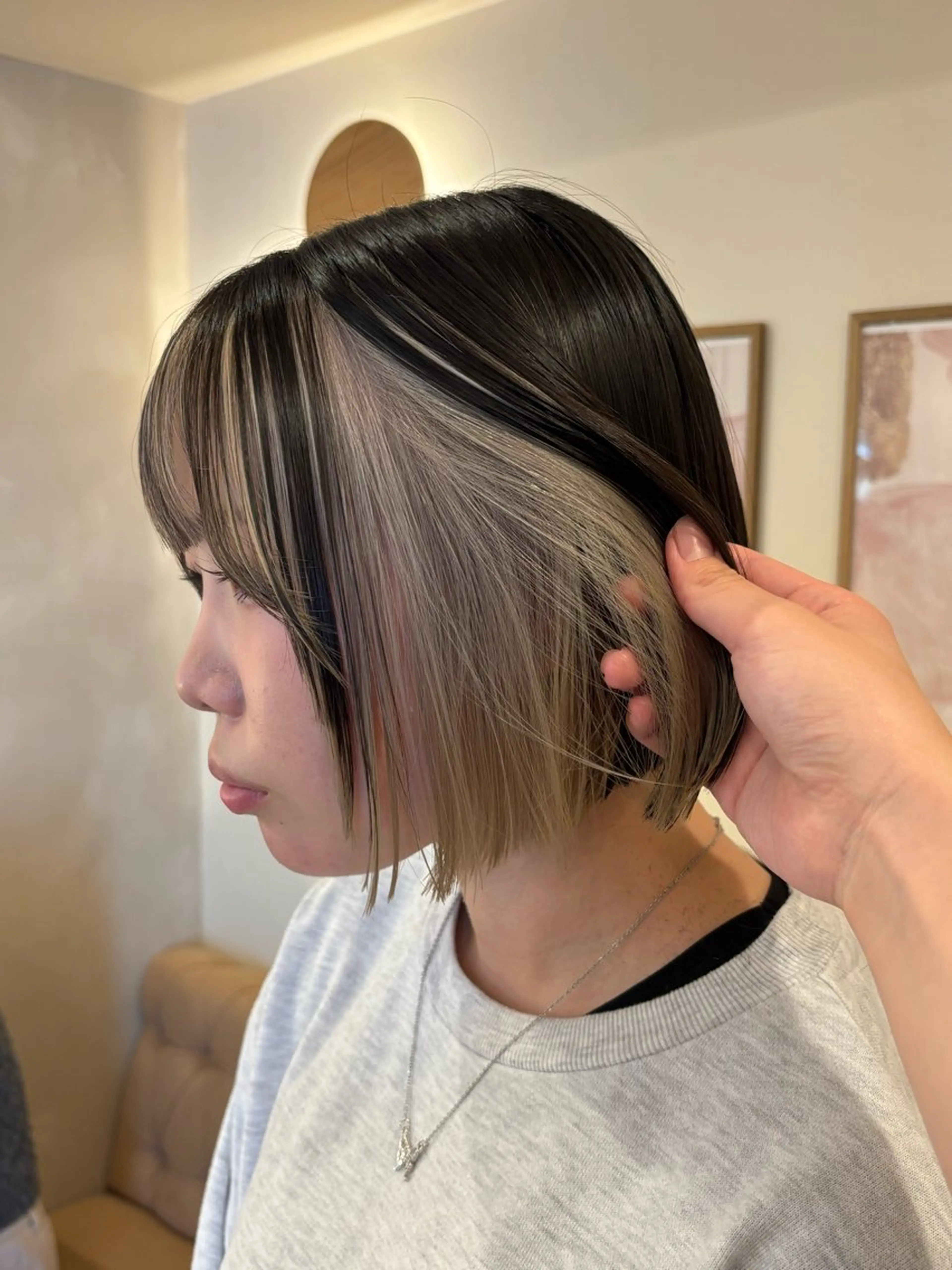 ミディアム カラー 黒髪 カット ヘアカラー シンバヒナノ/パーマ レイヤー/髪質改善のヘアスタイル