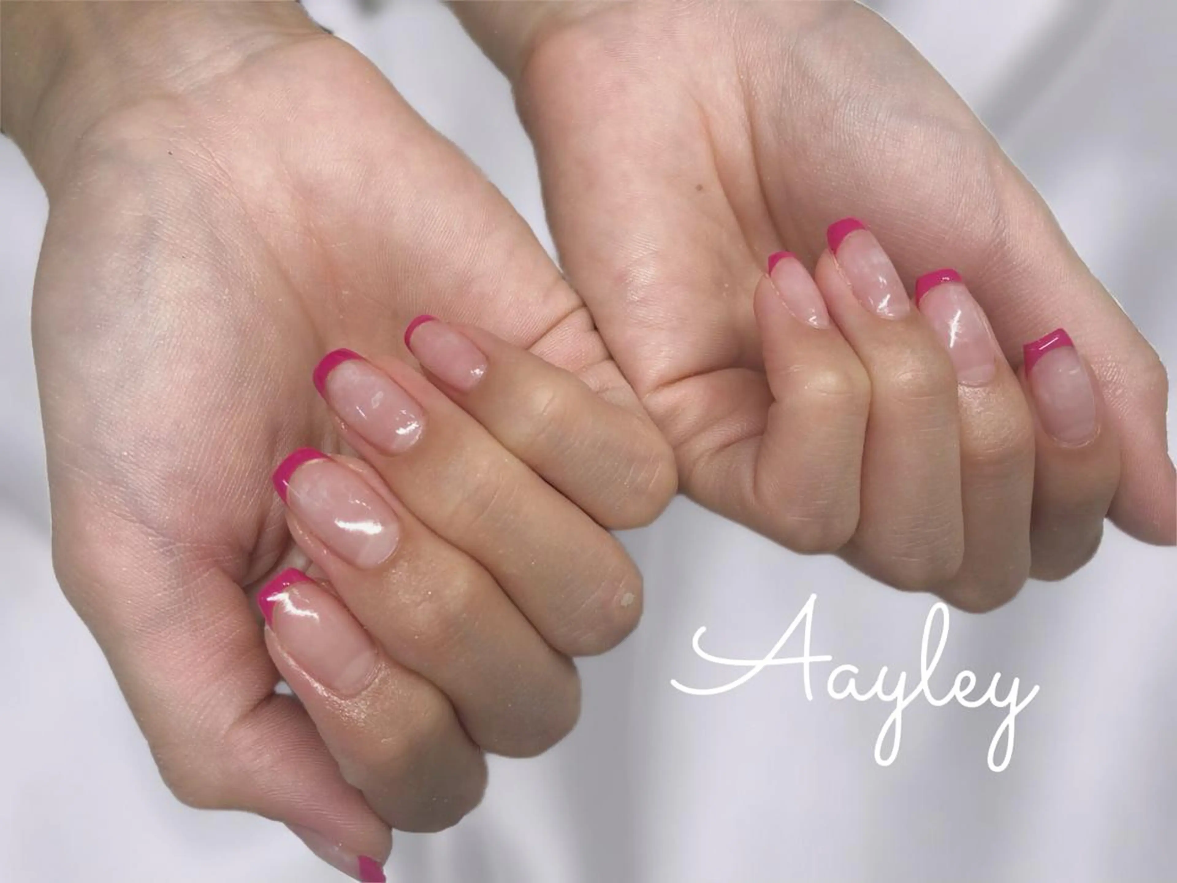 ミディアム カラー ネイル Aayley(アイリー)Salon所属・Aayley アイリ―サロンのネイルデザイン