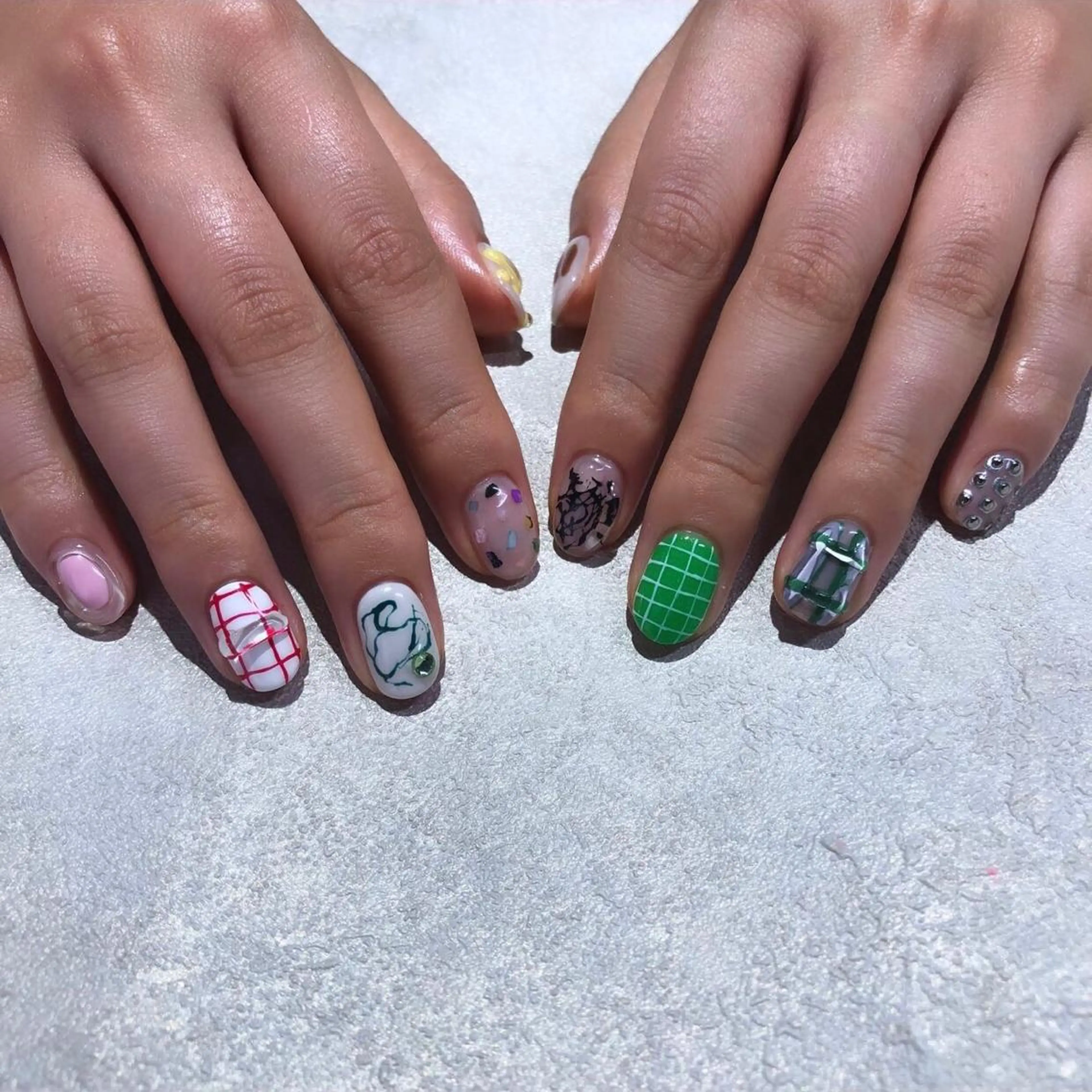 ネイル ハンドネイル フットネイル ハンドケア Nes.Nail所属・Miyagi Asamiのネイルデザイン