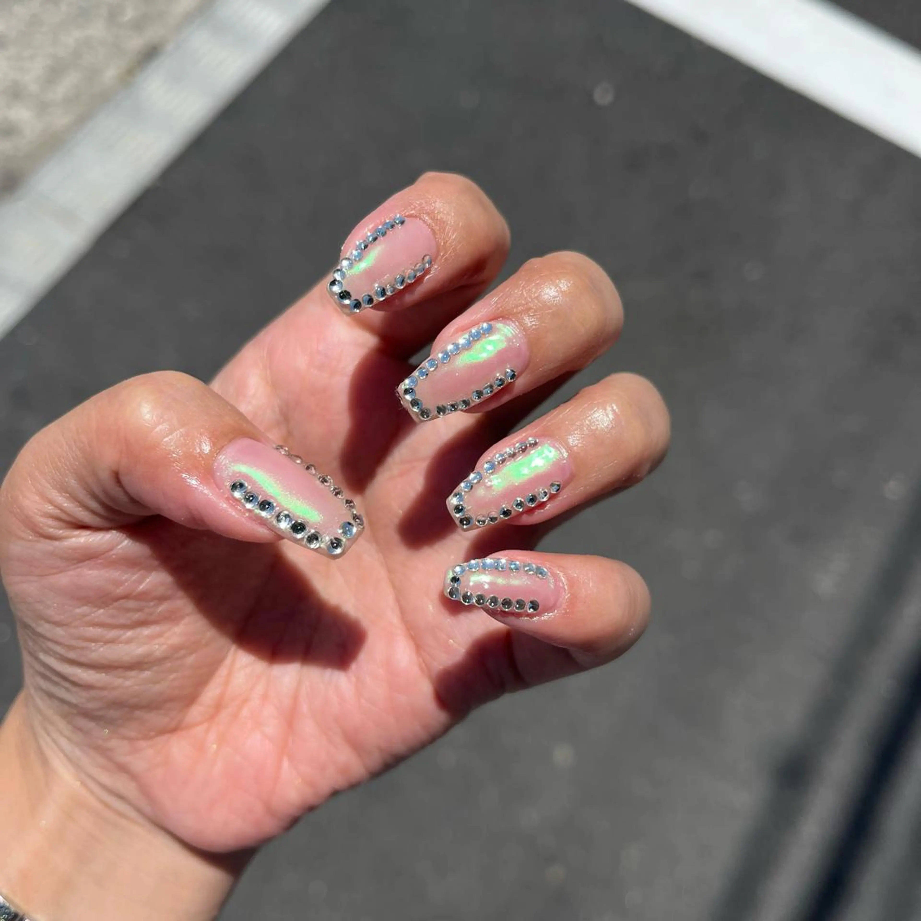 ネイル オーロラネイル ストーンネイル #Amin所属・#Amin nail salonのネイルデザイン