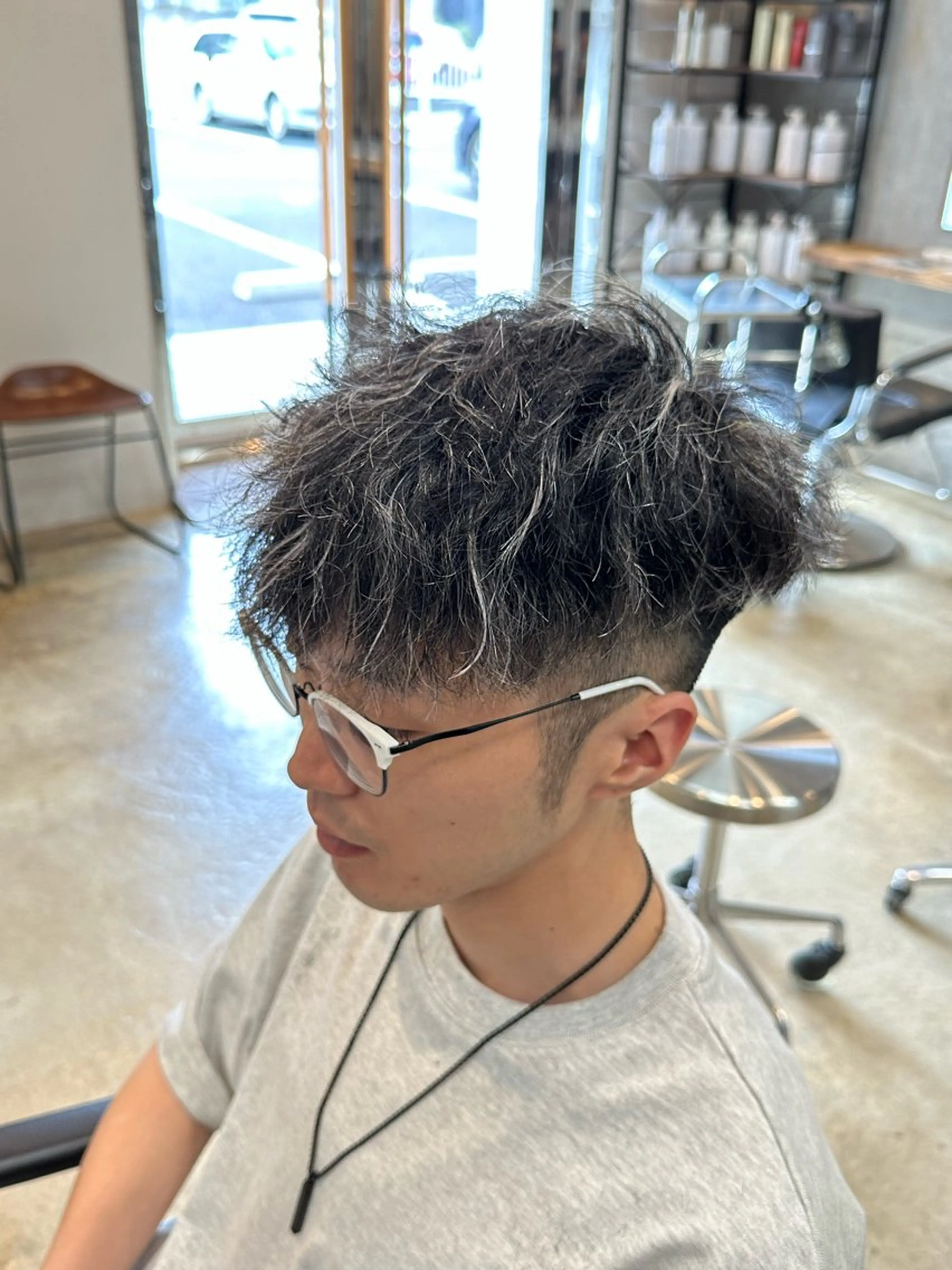 ショート カラー パーマ メンズ 倉持 誠也　フェザーパーマのヘアスタイル