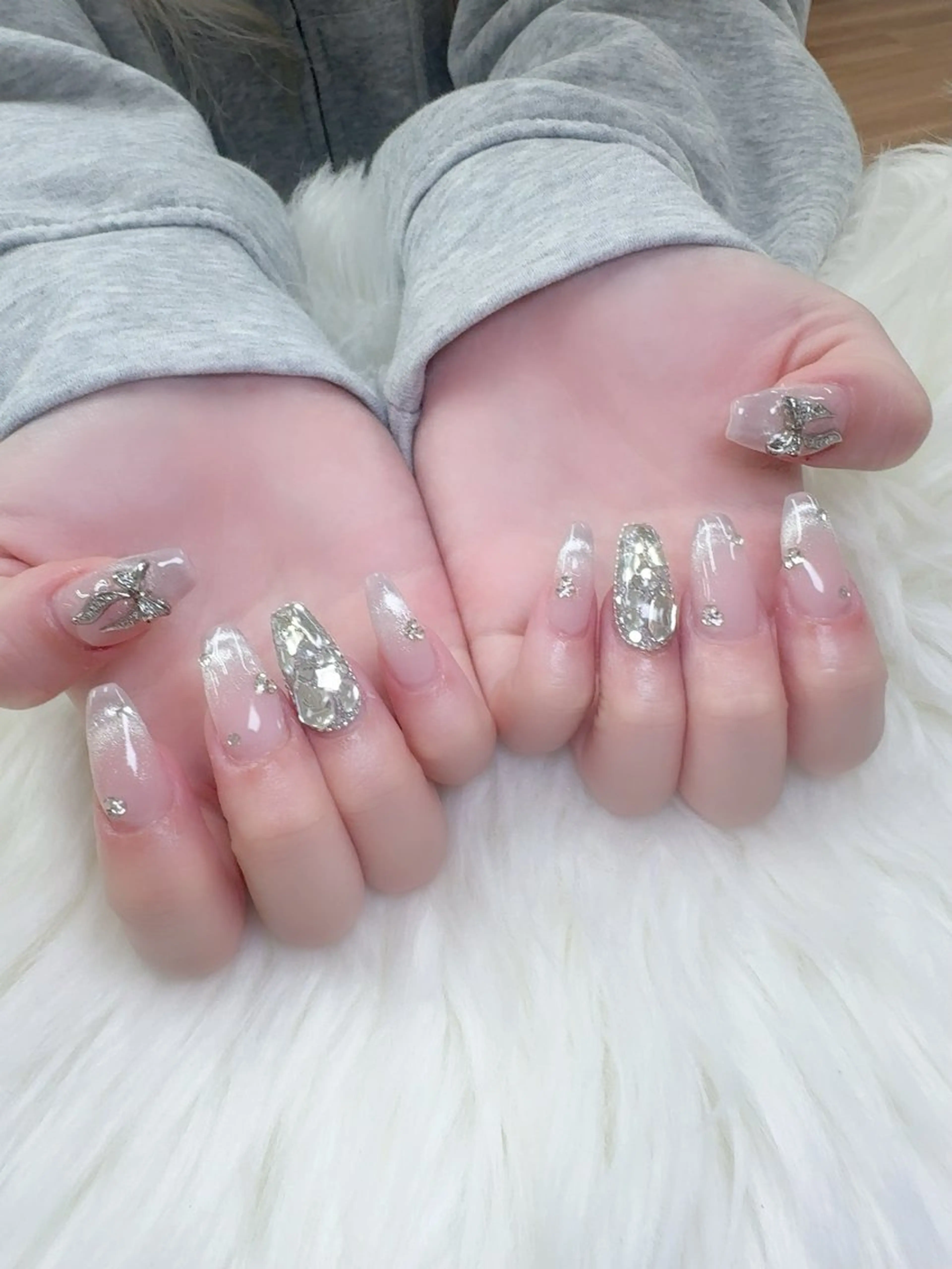 ネイル フレンチネイル 韓国ネイル マグネットネイル ニュアンスネイル オフィスネイル ハンドネイル Mlan Nailのネイルデザイン