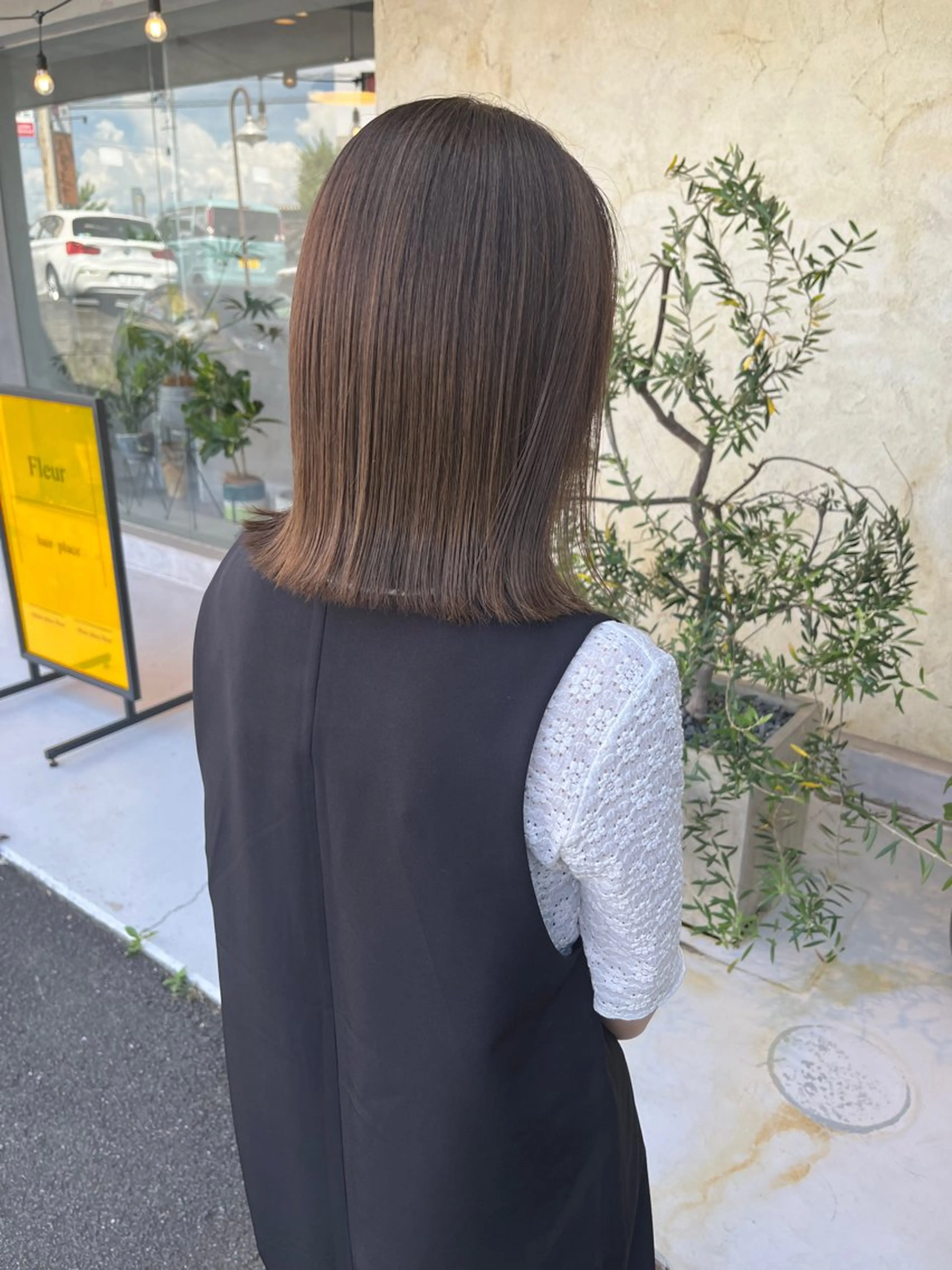 ミディアム カラー ベージュカラー 透明感カラー オリーブベージュ 和泉市フルール 古賀　薫のヘアスタイル