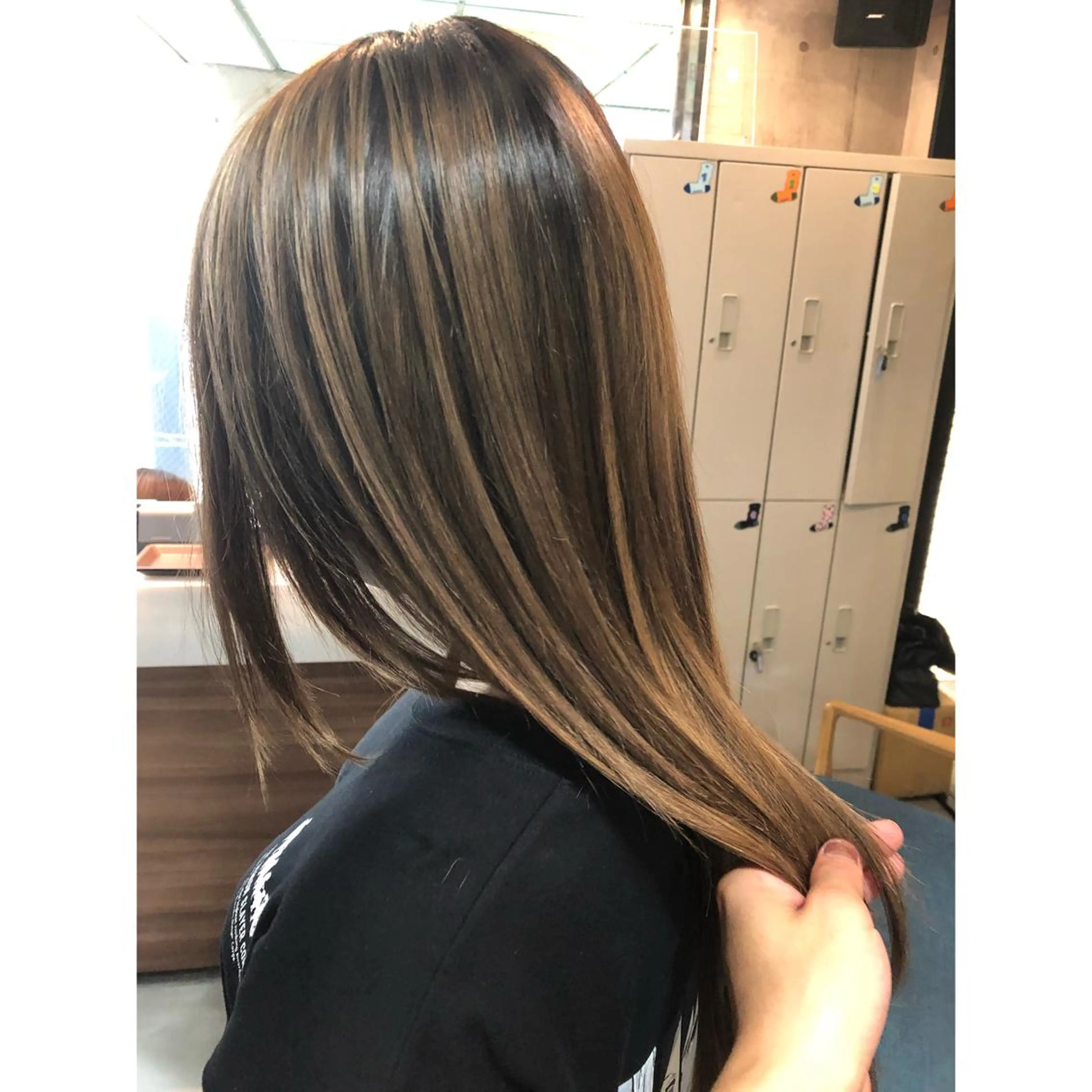 セミロング レイヤーカット alpha. カラーエクステ下妻のヘアスタイル