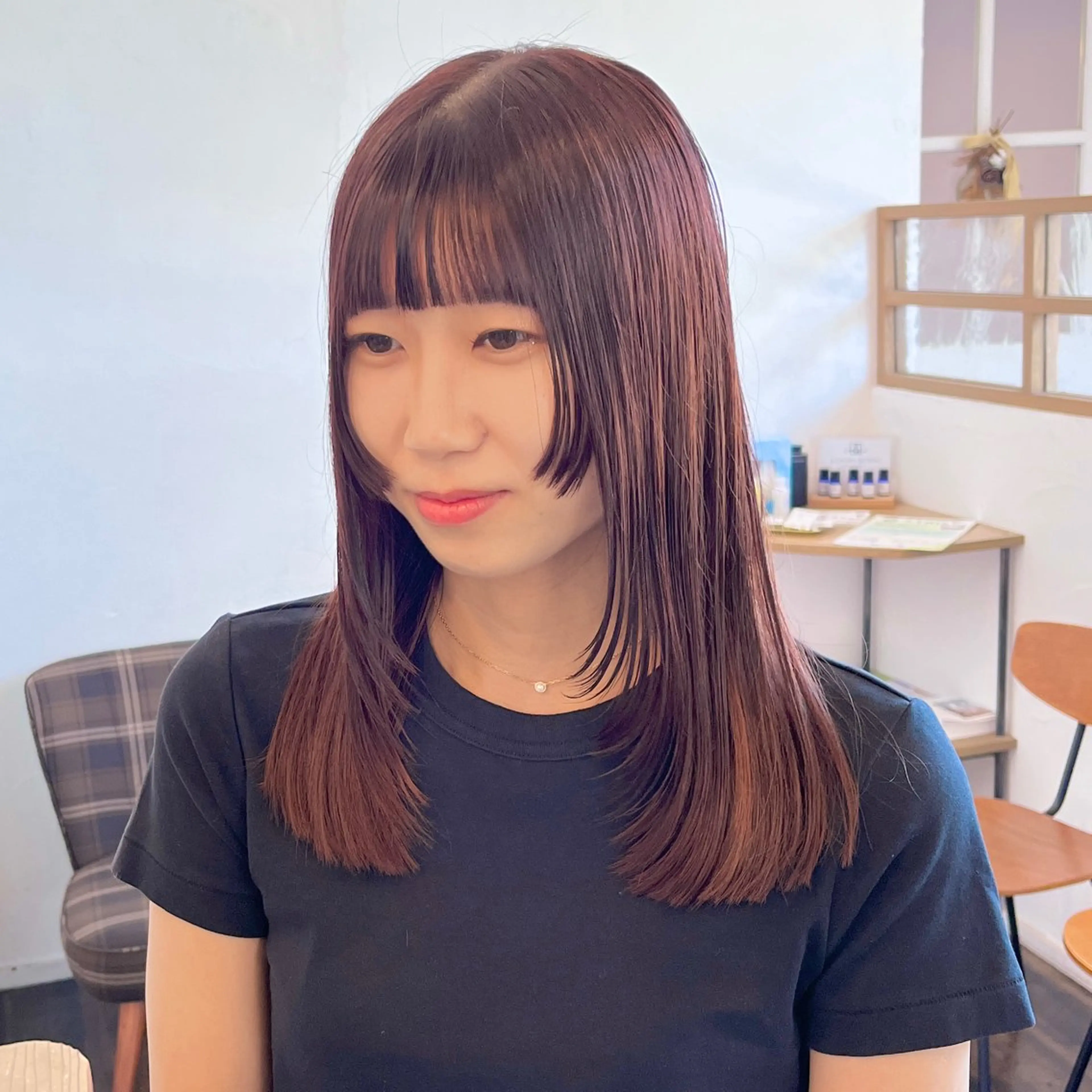 ロング カラー ブリーチ ブリーチなしカラー レッドカラー 伸ばしかけ レイヤーカット 伊藤ゆかり/髪質改善 /透明感カラーのヘアスタイル