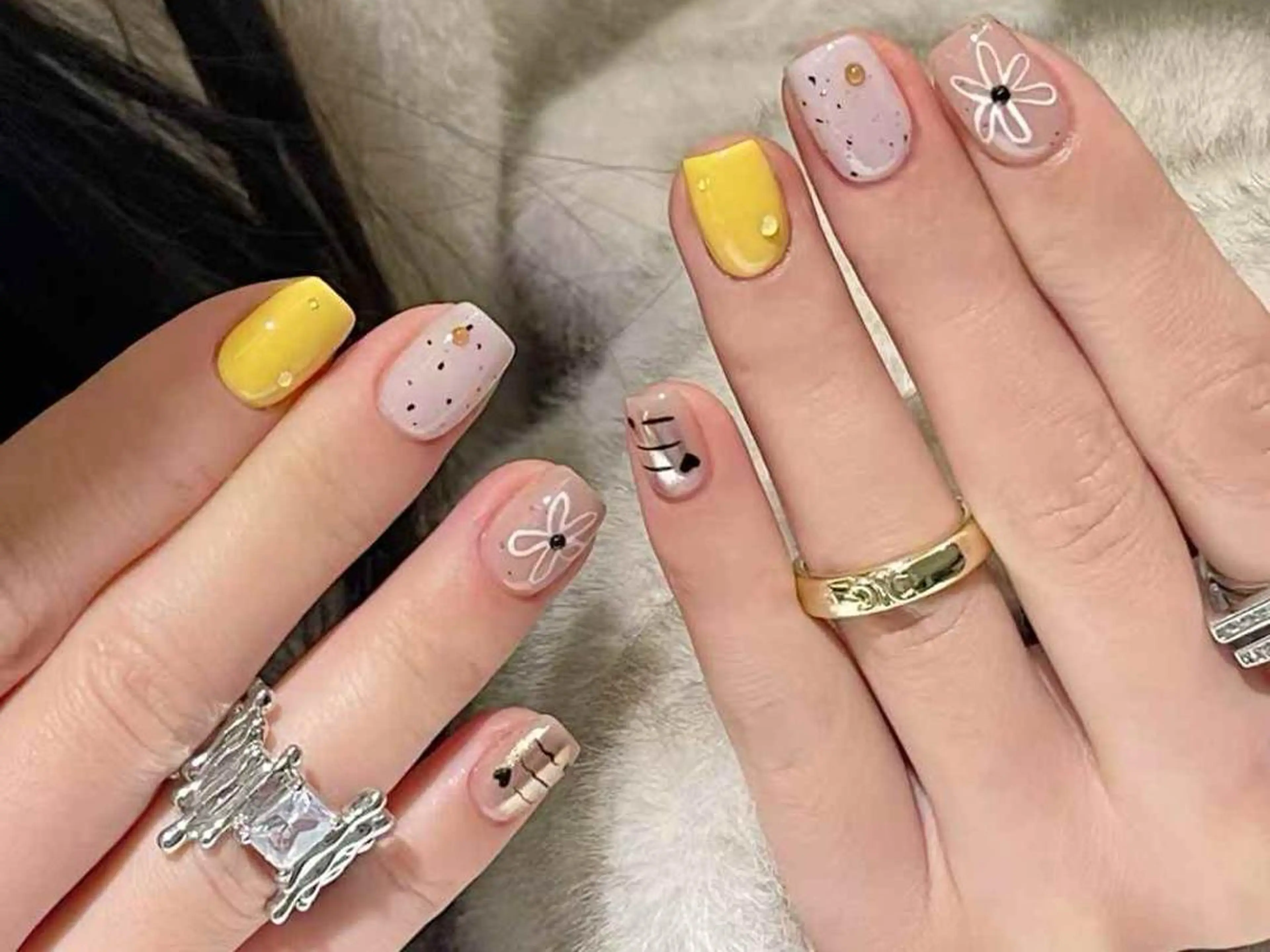 ネイル VIVIAN リサのネイルデザイン