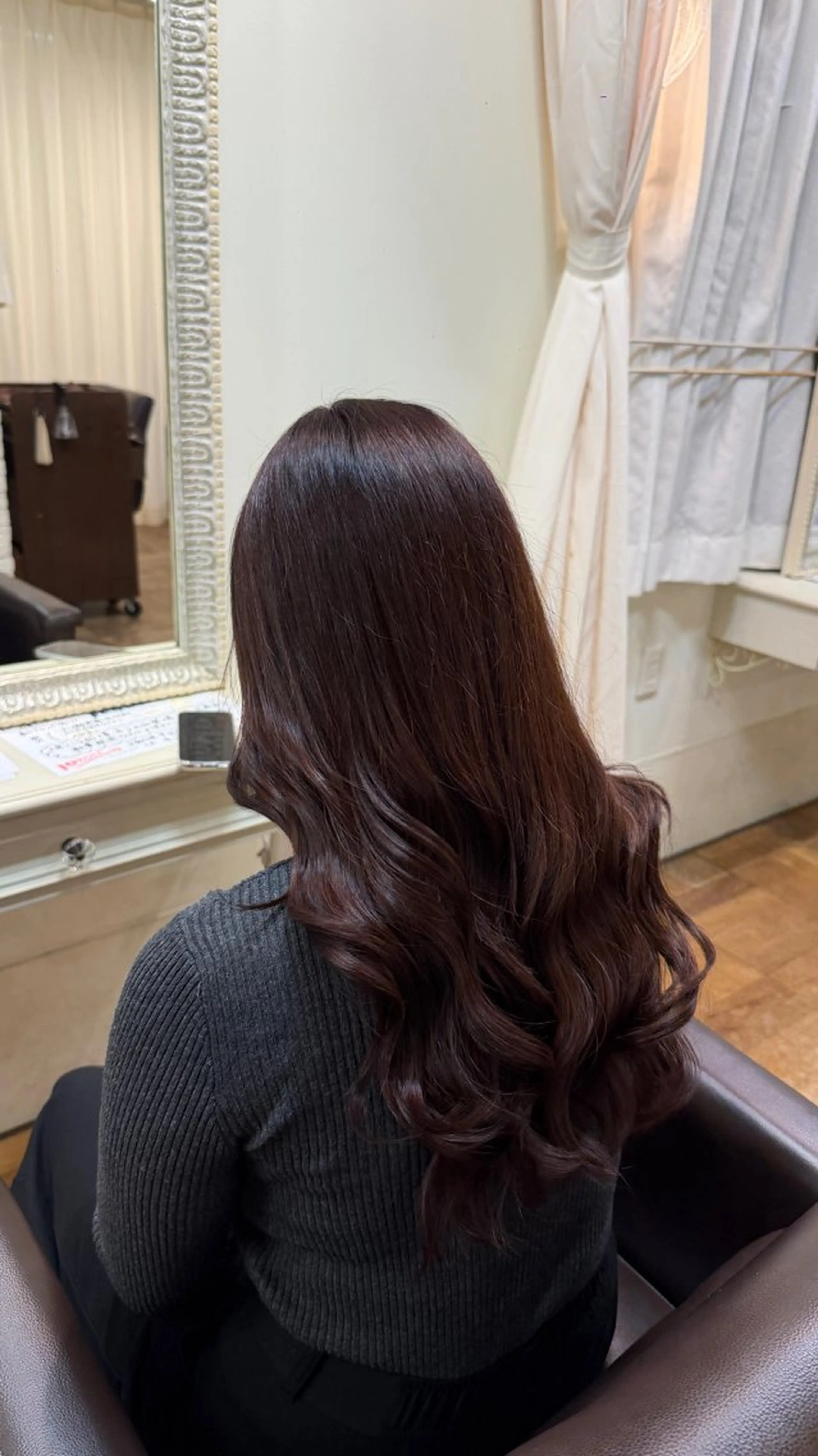 ロング ピンクブラウン カット ヘアカラー トリートメント 西村 美月のヘアスタイル