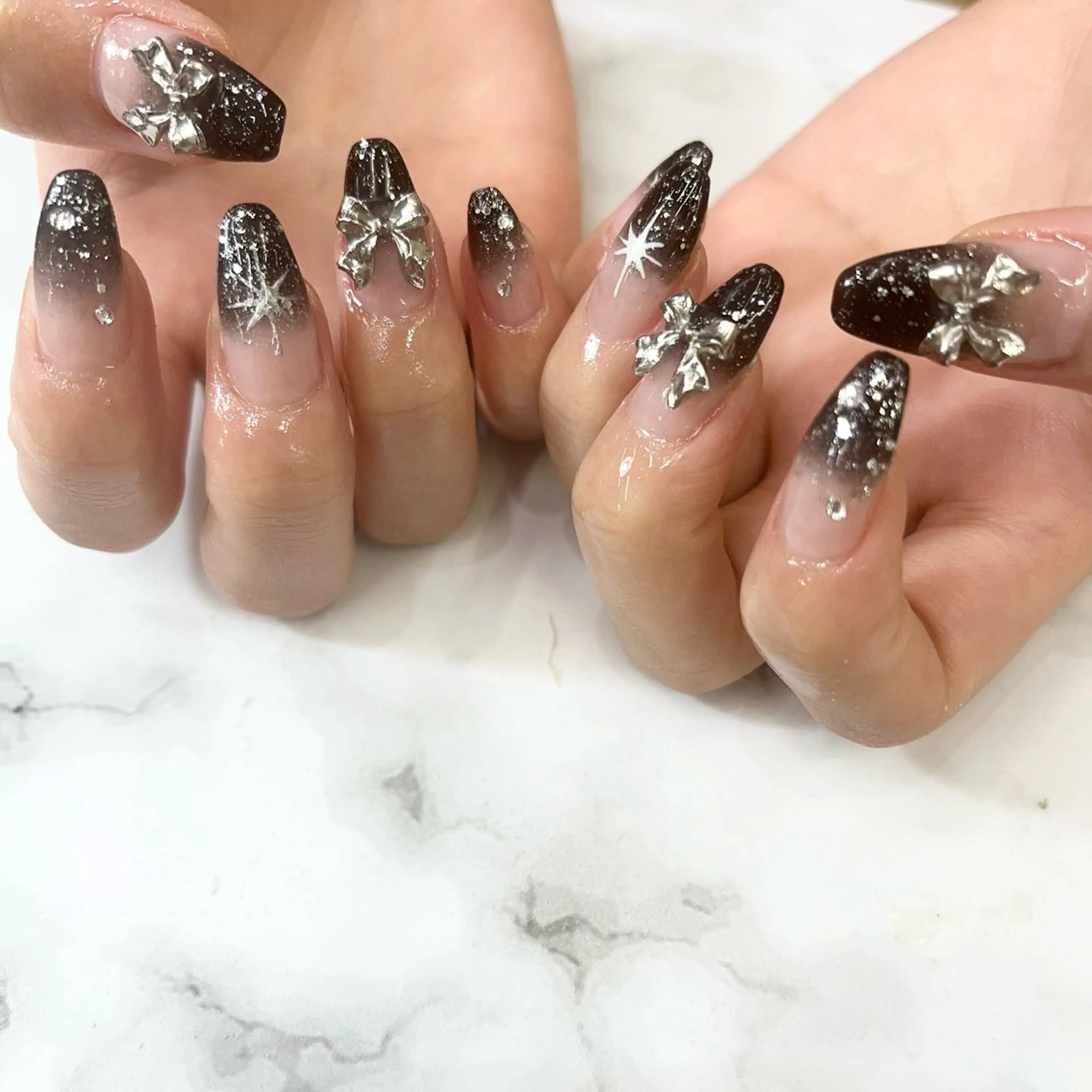 ネイル スカルプネイル LovesLaughs下上津役店所属・くろせ れいのネイルデザイン