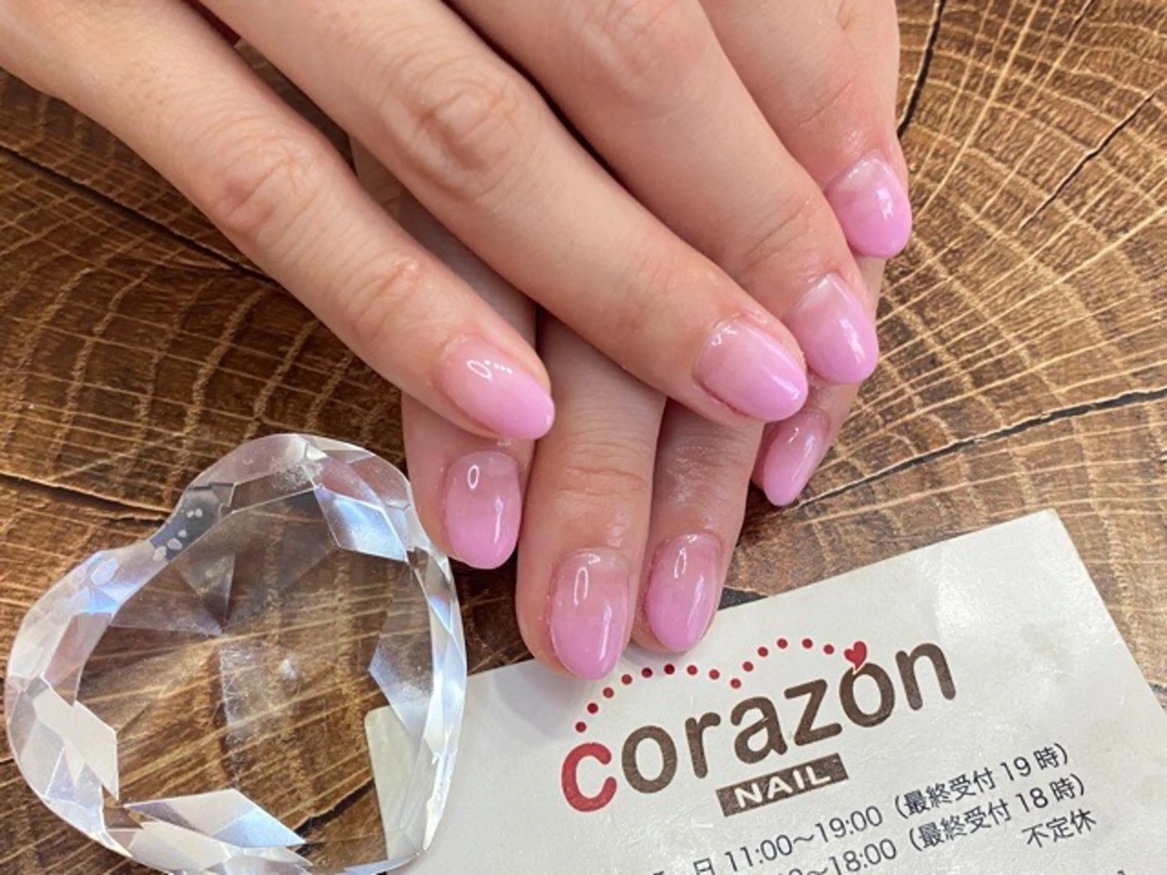 ネイル ジェルネイル グラデーション ピンク ハンドネイル corazon所属・ネイリスト aicoのネイルデザイン