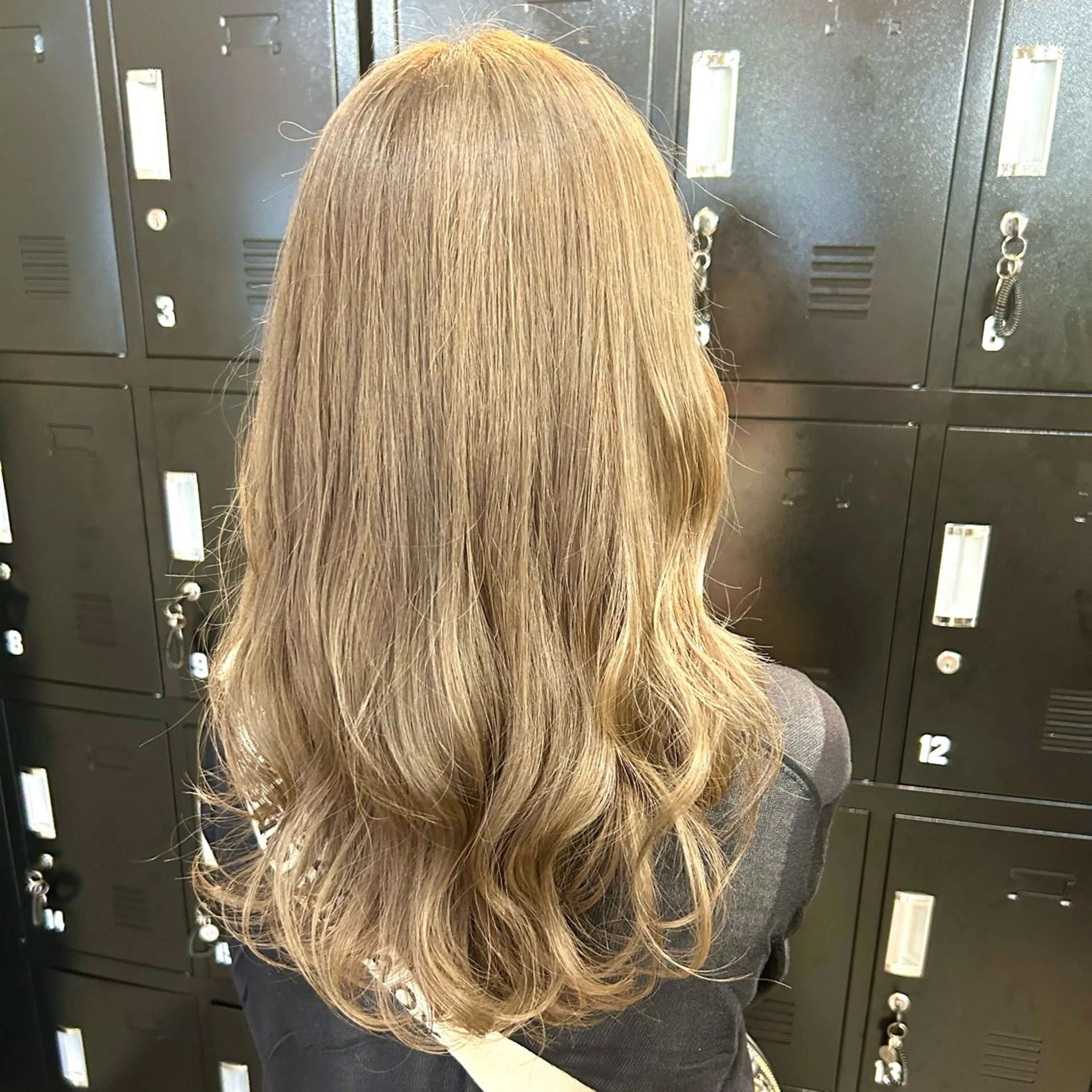 ミディアム カラー カット ヘアカラー トリートメント 艶カラー×艶髪矯正 /レイヤー✂️レオンのヘアスタイル