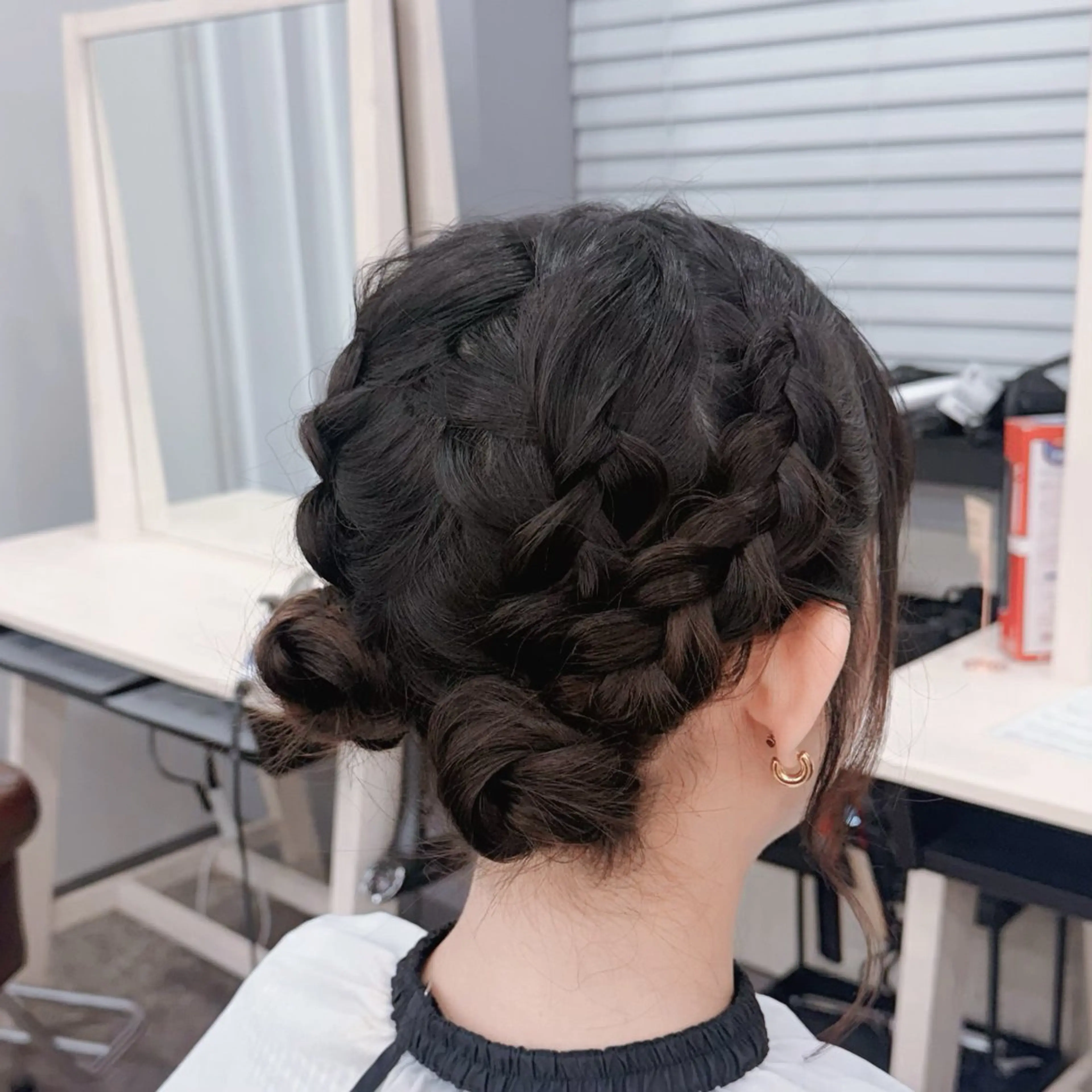 《月曜日/木曜日限定》前髪・顔周りカット＋ヘアセットの写真