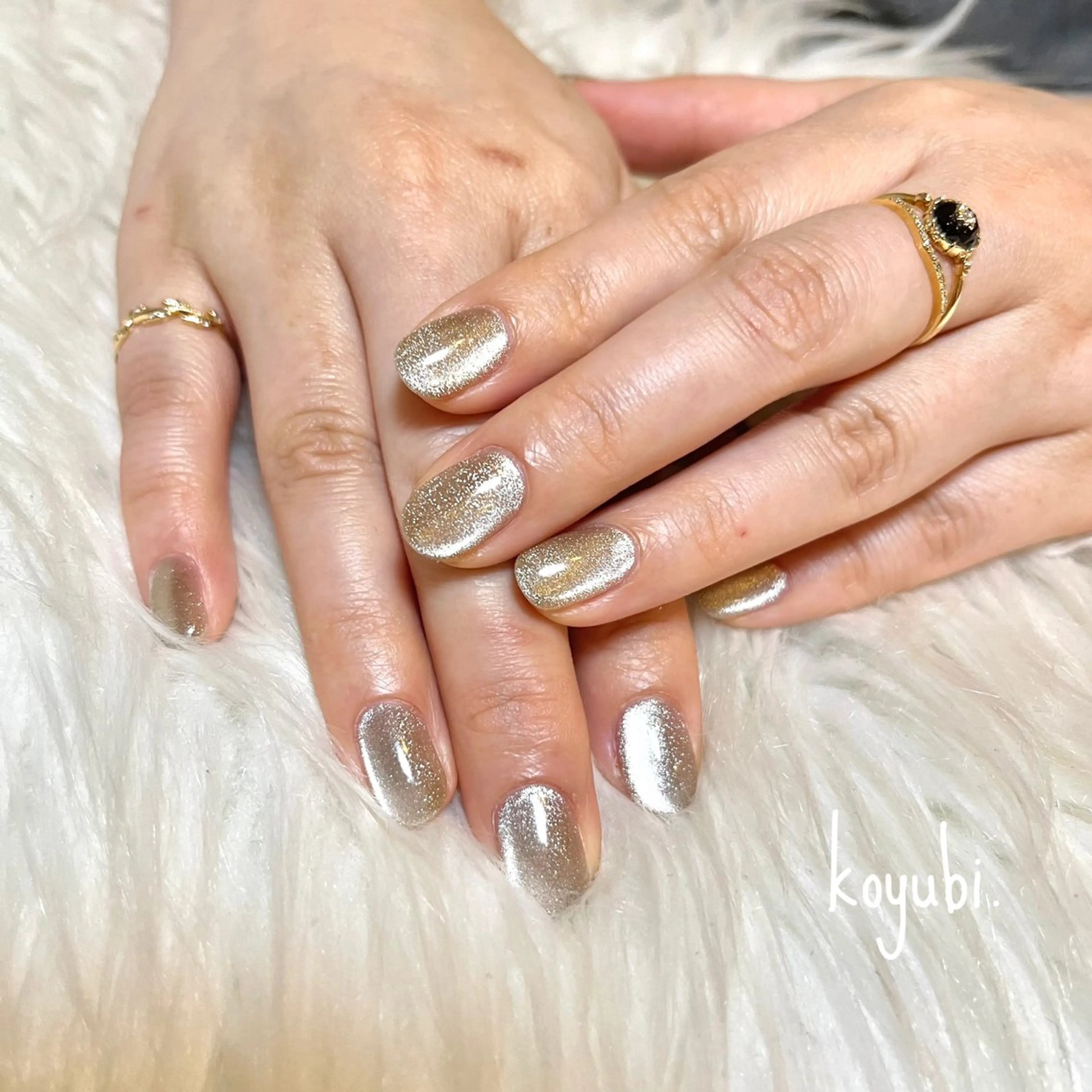 ネイル マグネットネイル シルバー ハンドネイル プライベートネイルサロン koyubi.所属・新宿御苑前店 島倉のネイルデザイン