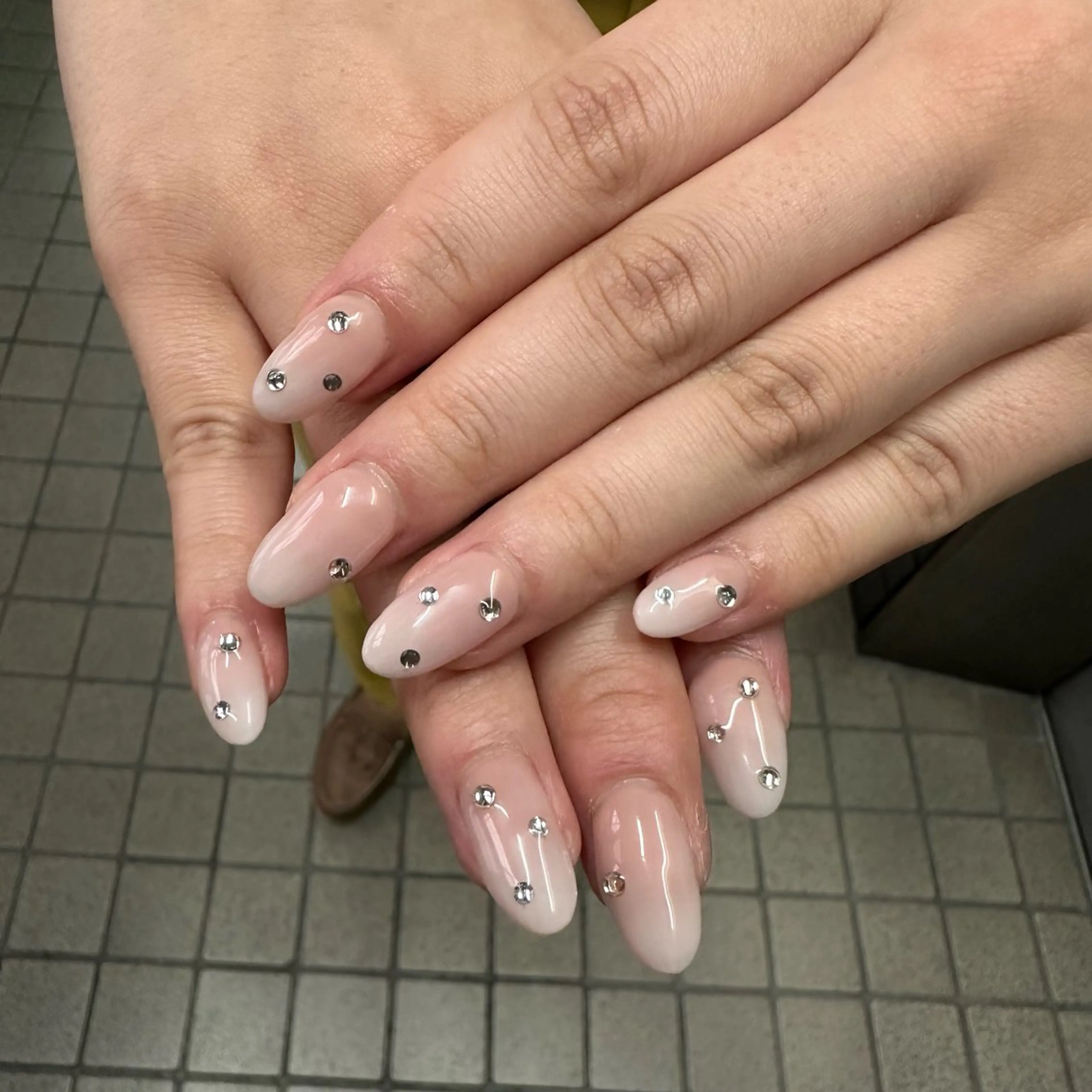 ネイル グラデーション ピンク nami🐰🎀 堺筋本町ネイルサロンのネイルデザイン