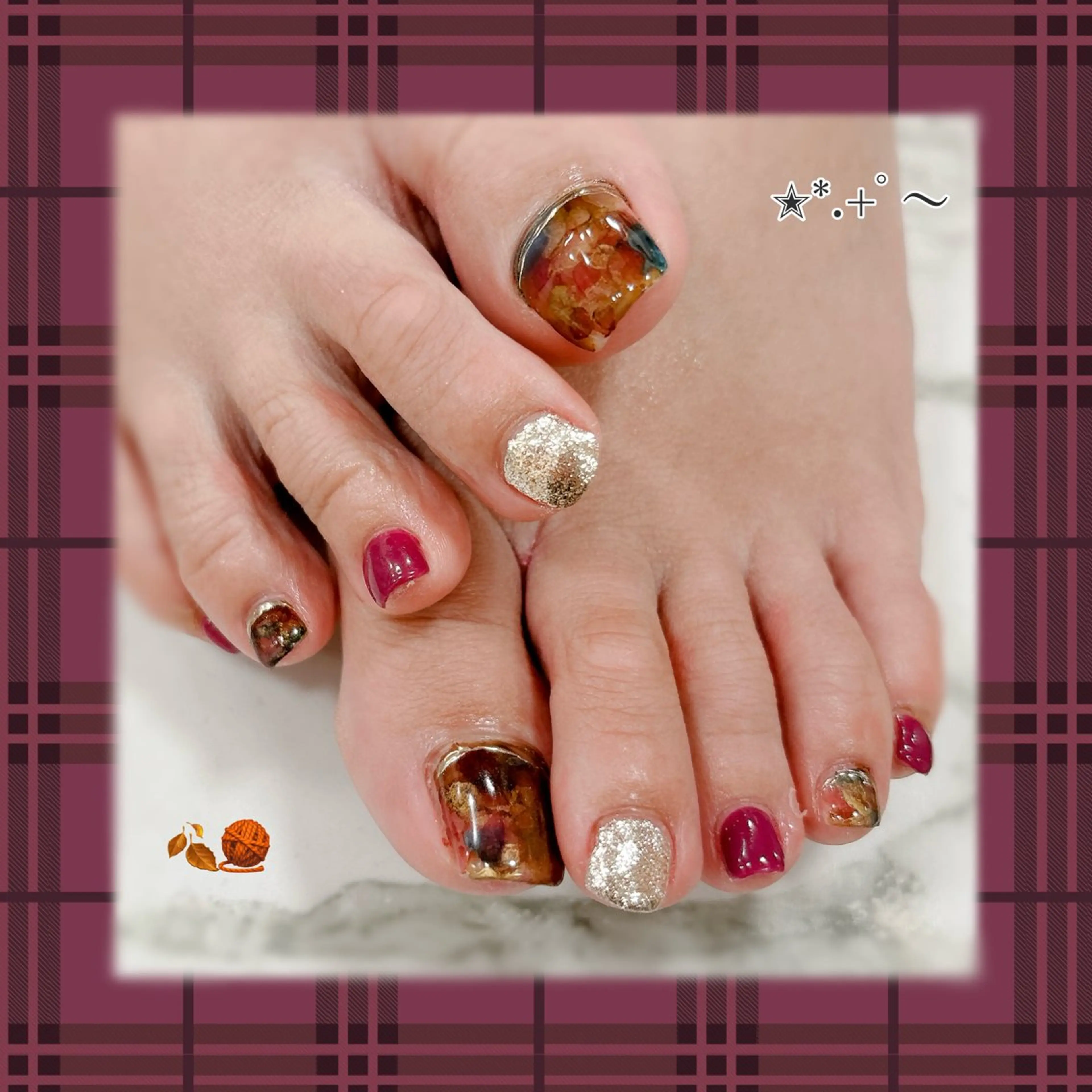 ネイル 赤色 フットネイル アネラ もか.⋆𝜗𝜚のネイルデザイン