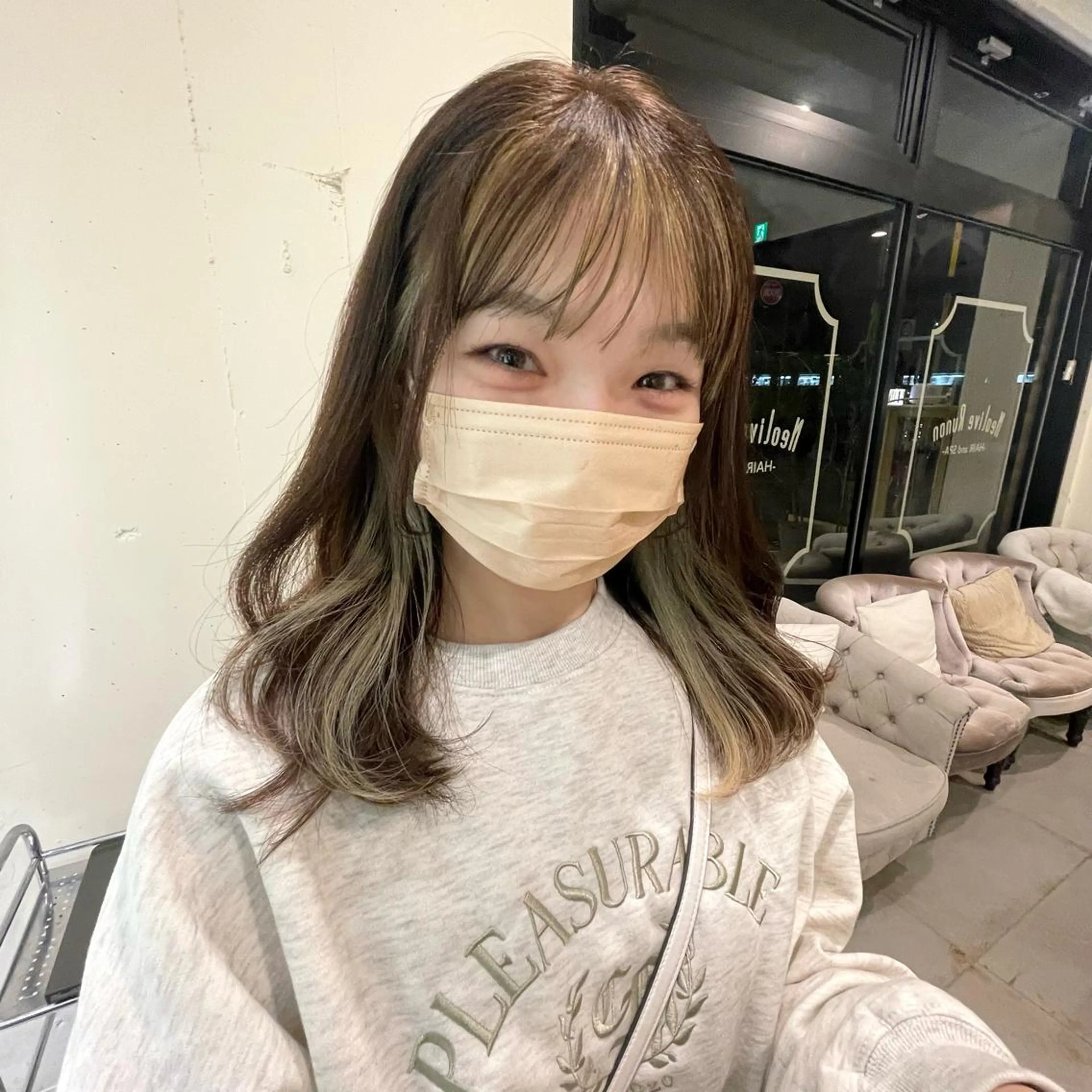 セミロング カラー スナコザワ レナのヘアスタイル