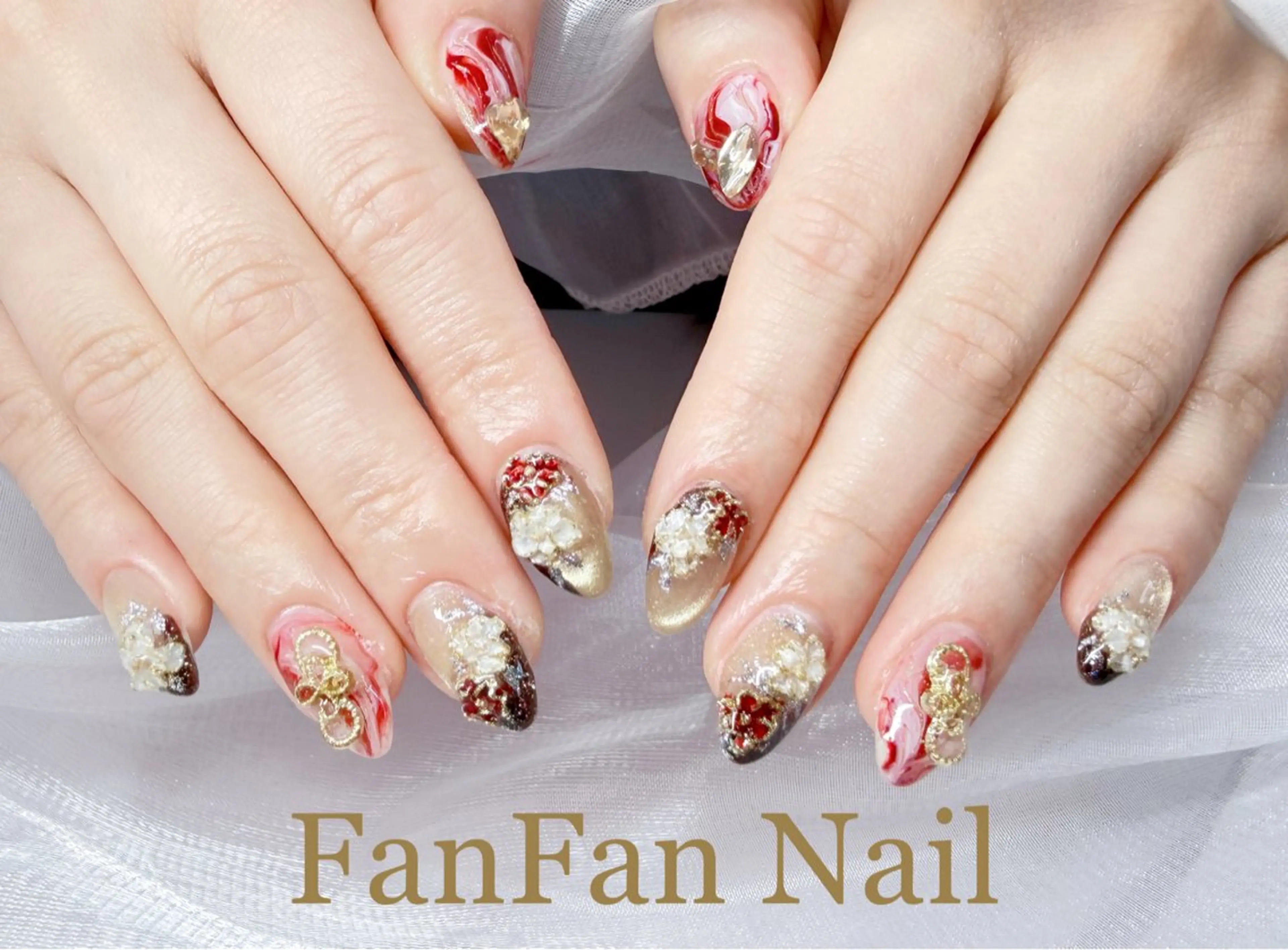 ネイル アートネイル オーロラネイル ガーリー キラキラネイル 韓国ネイル ハンドネイル KaKa FanFanNailのネイルデザイン