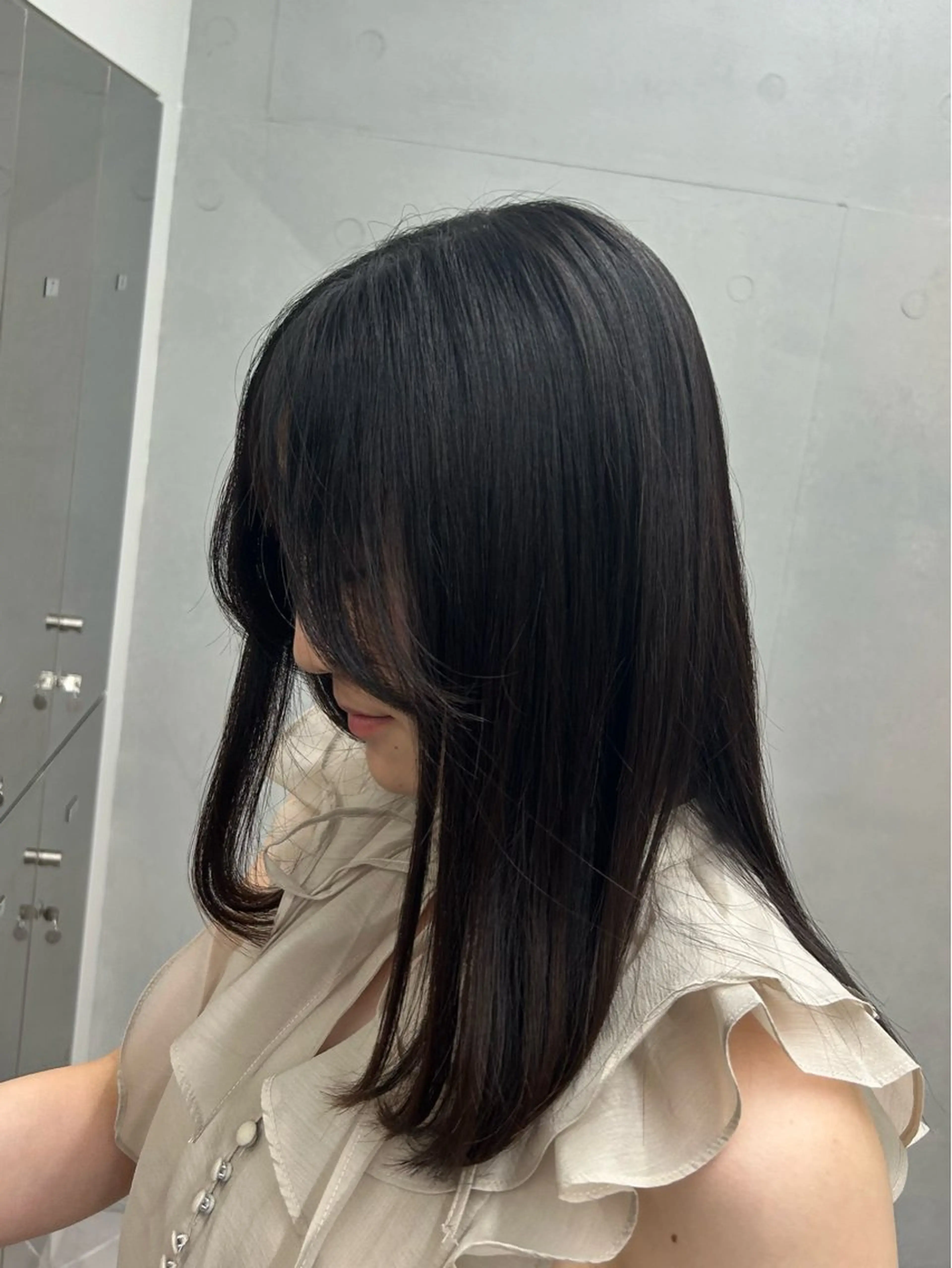 セミロング IO イオリのヘアスタイル