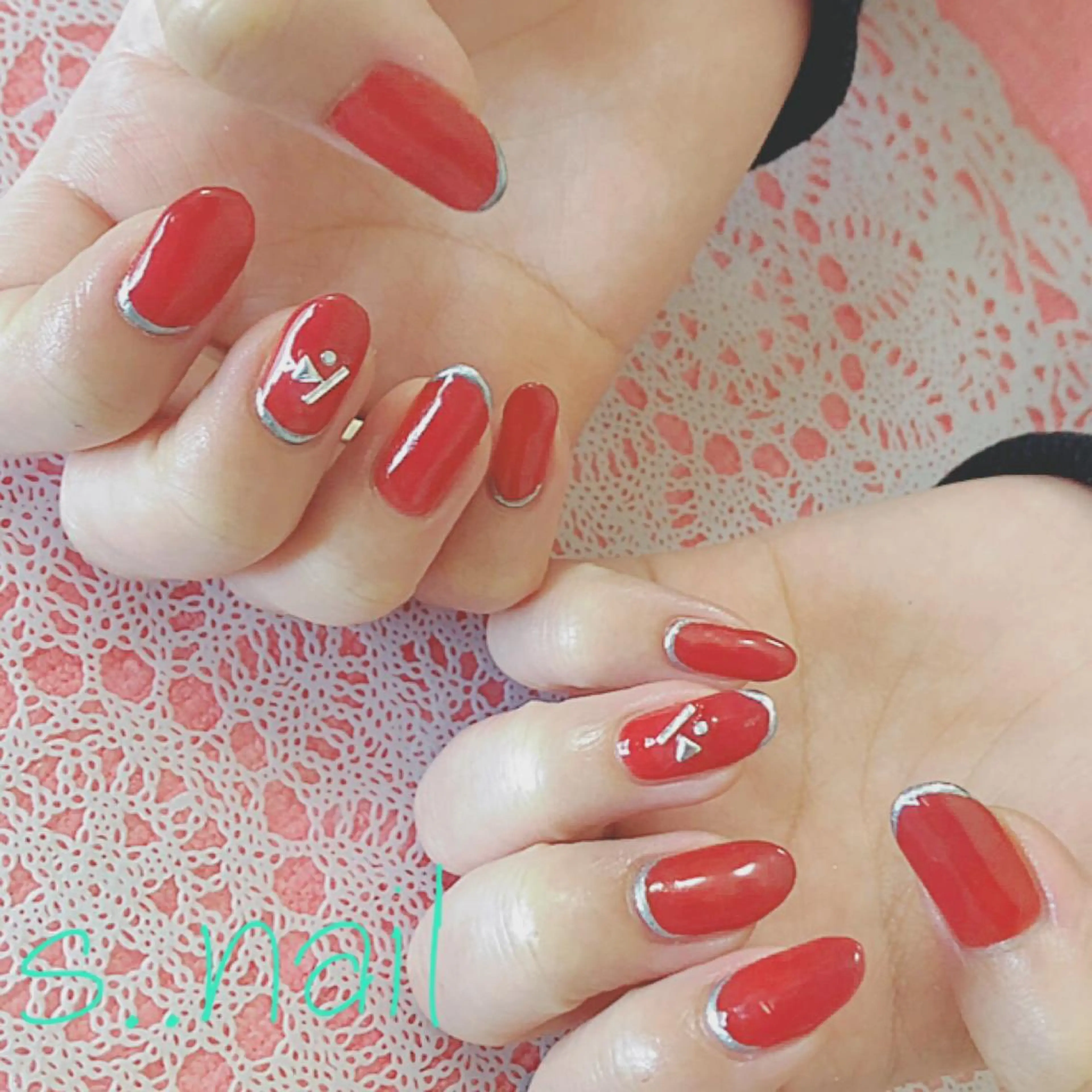 ネイル ニュアンスネイル 赤色 ハンドネイル フットネイル s..nail / MORITAのネイルデザイン