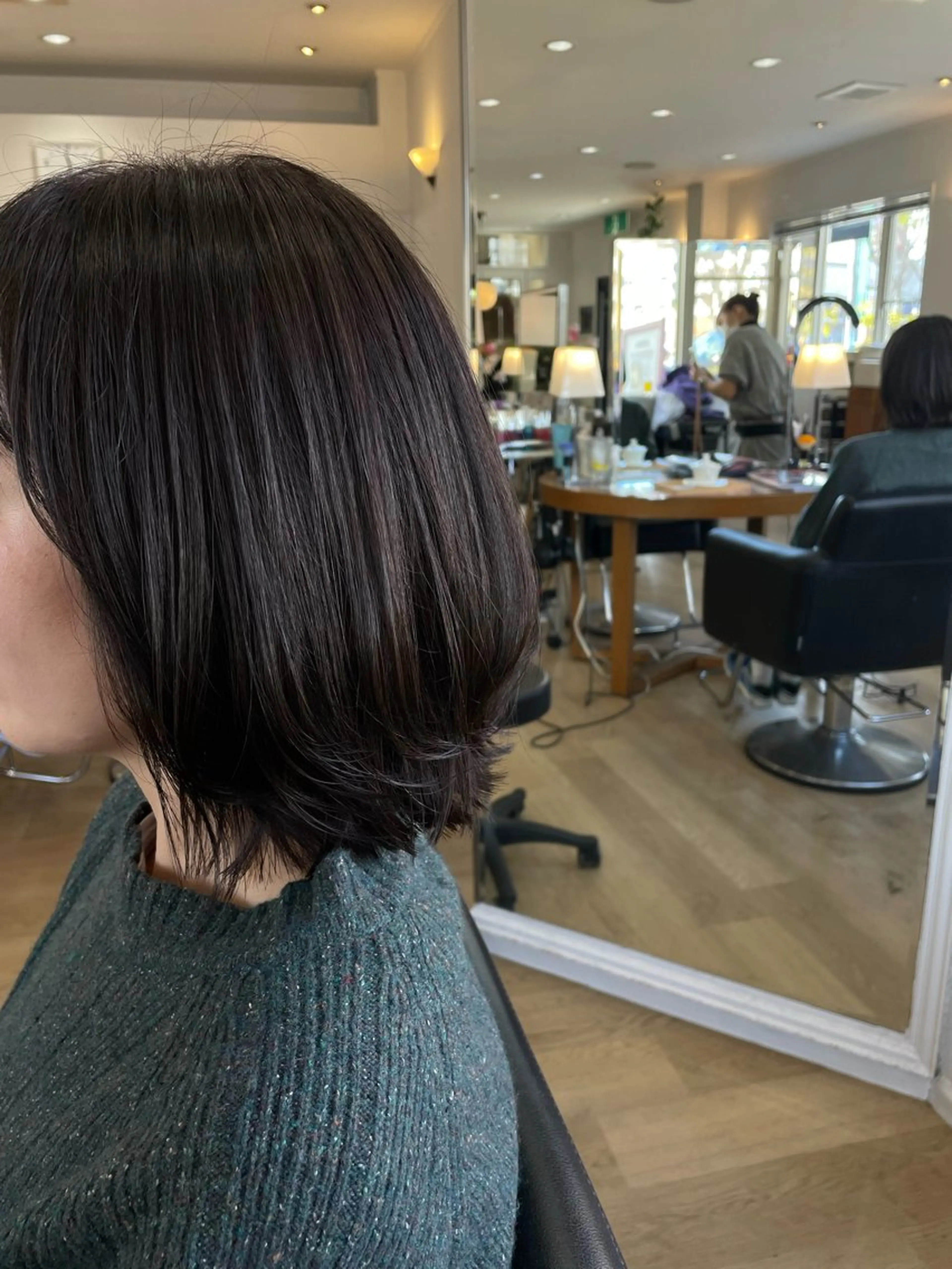 ミディアム レイヤーカット uhair  香久山店所属・市野 ひかるのヘアスタイル