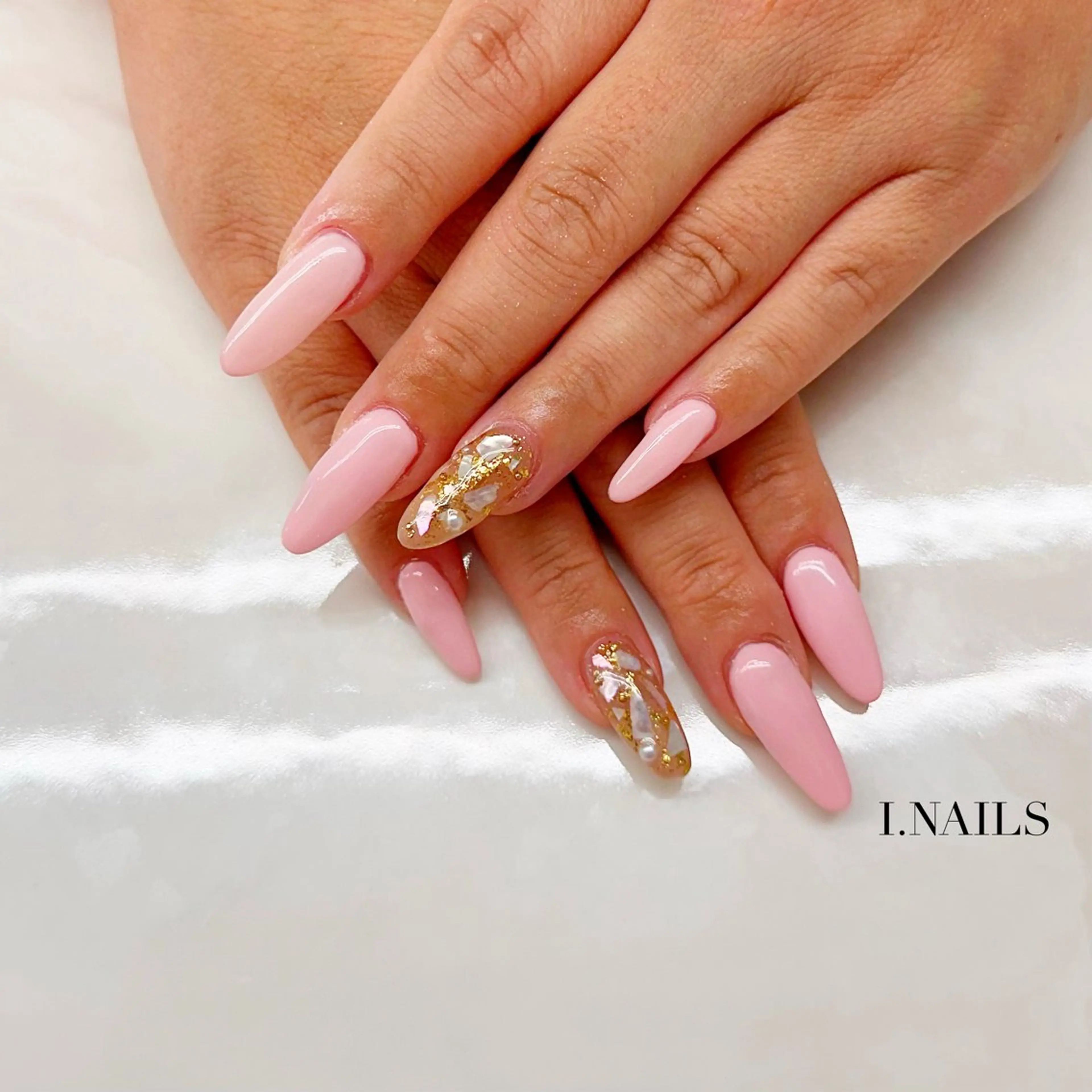 ネイル アイネイルズ所属・早川 梓のネイルデザイン