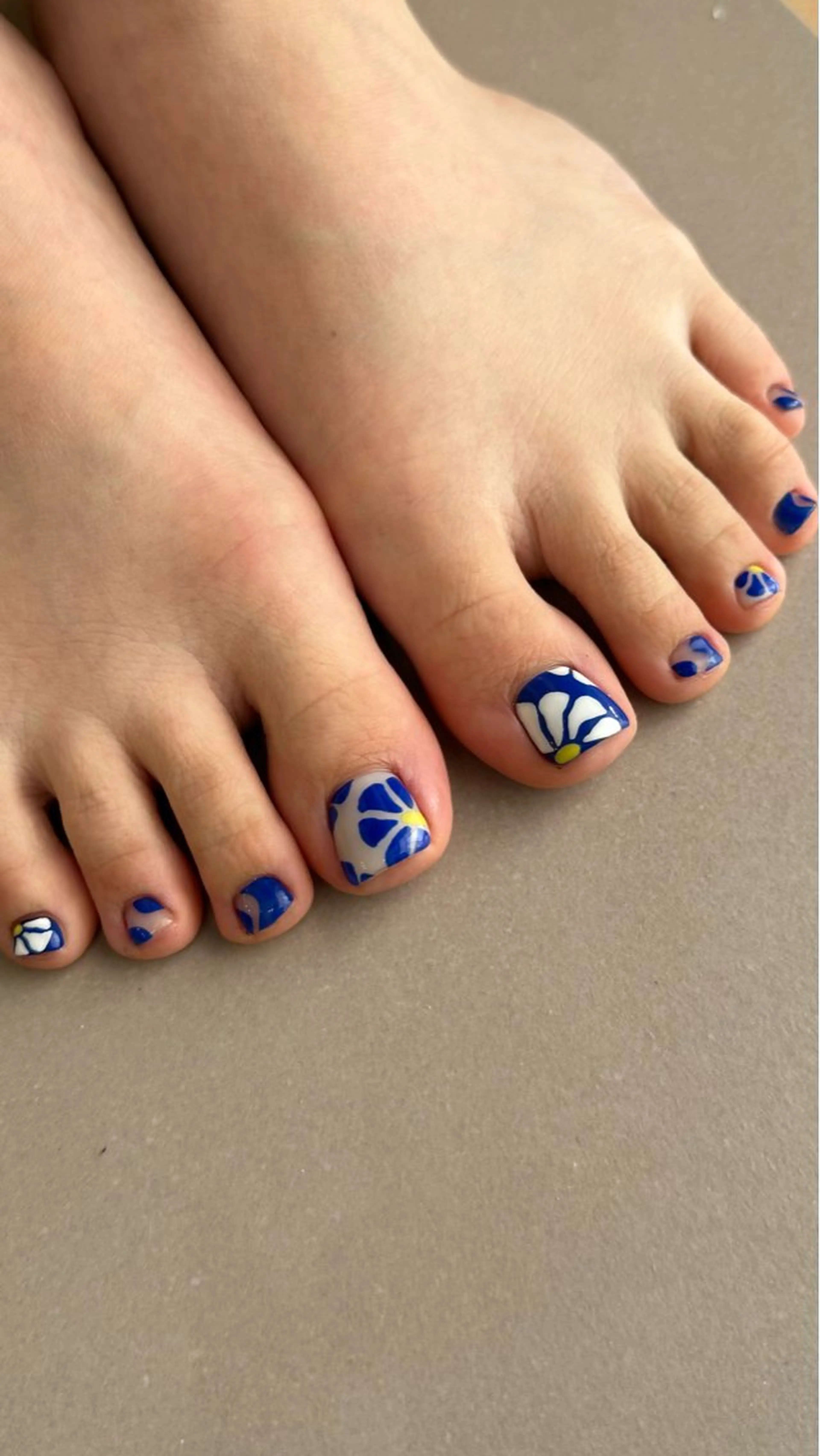 【フットネイル】Plusデザイン👣💝(オフなし)の写真