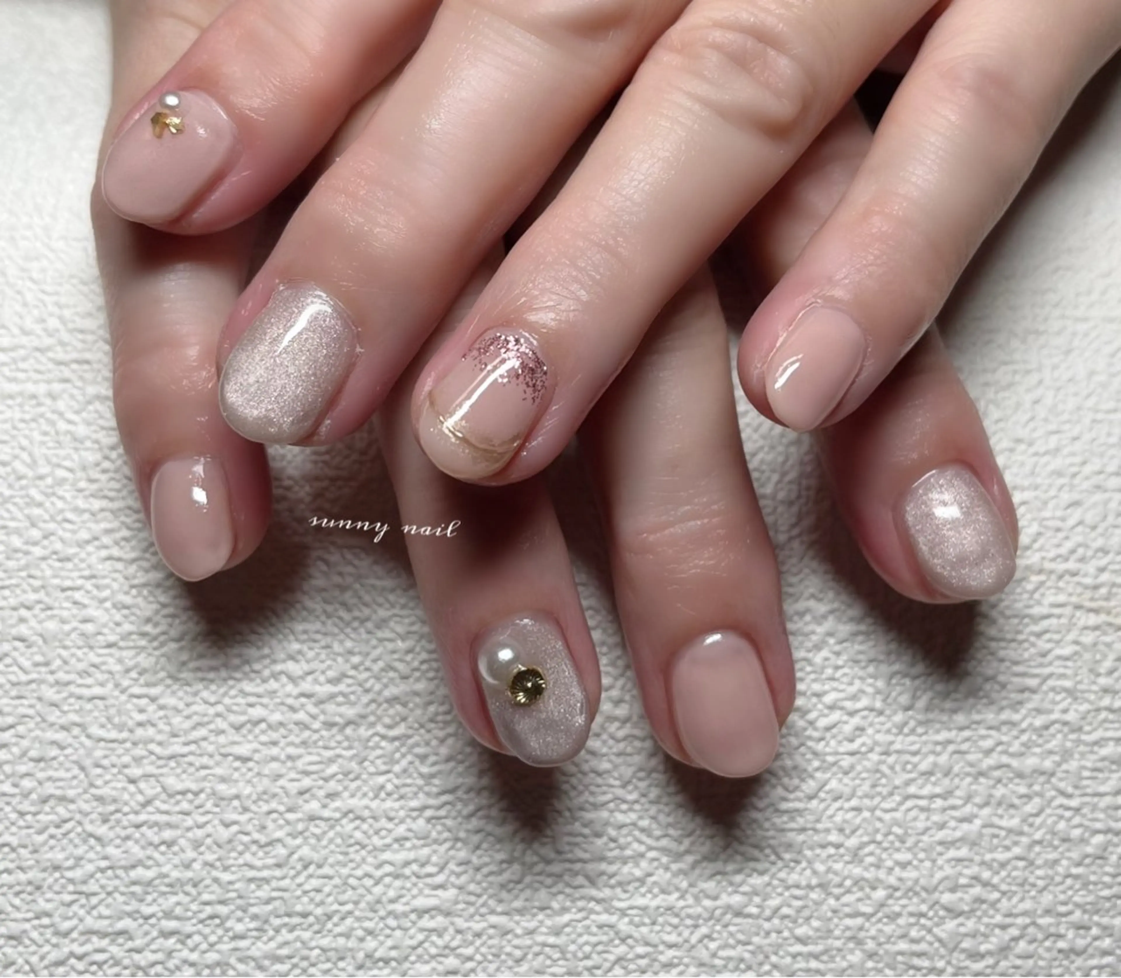 ネイル ジェルネイル マグネットネイル ミラーネイル パラジェル 春ネイル sunny nailのネイルデザイン