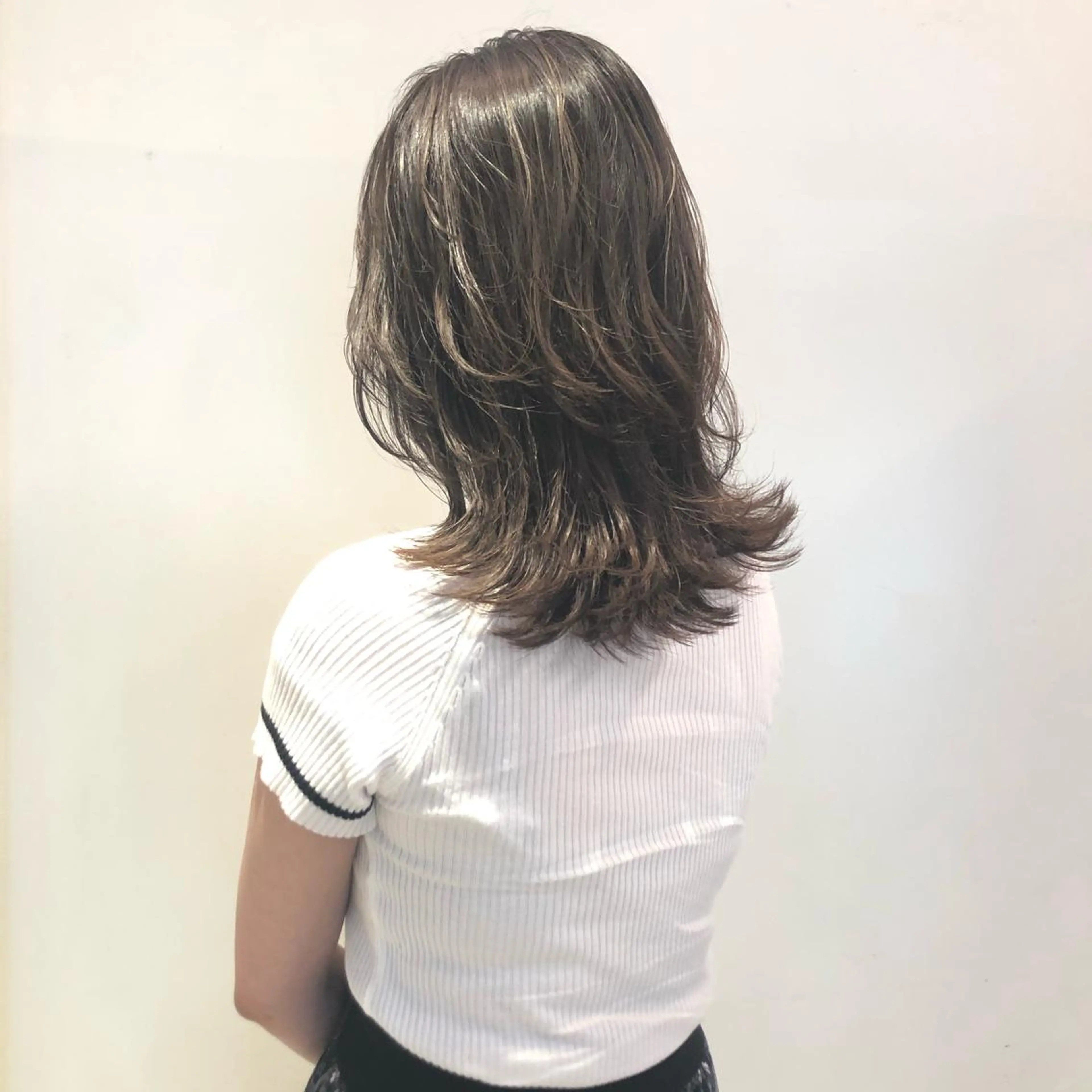 ミディアム レイヤーカット カット ヘアカラー トリートメント 髪質改善✨艶髪師 黒木大貴のヘアスタイル