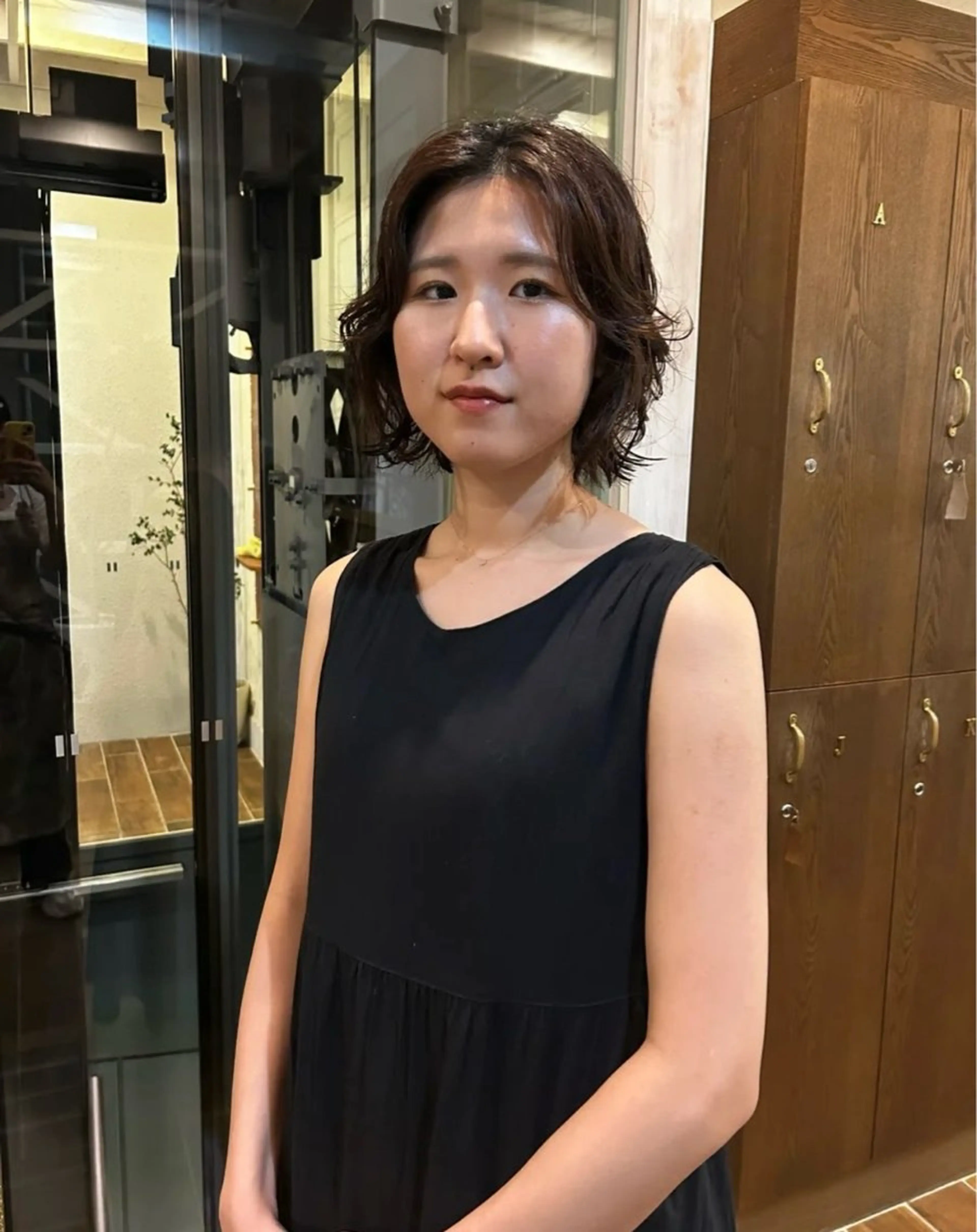 ミディアム パーマ 西 優衣奈のヘアスタイル