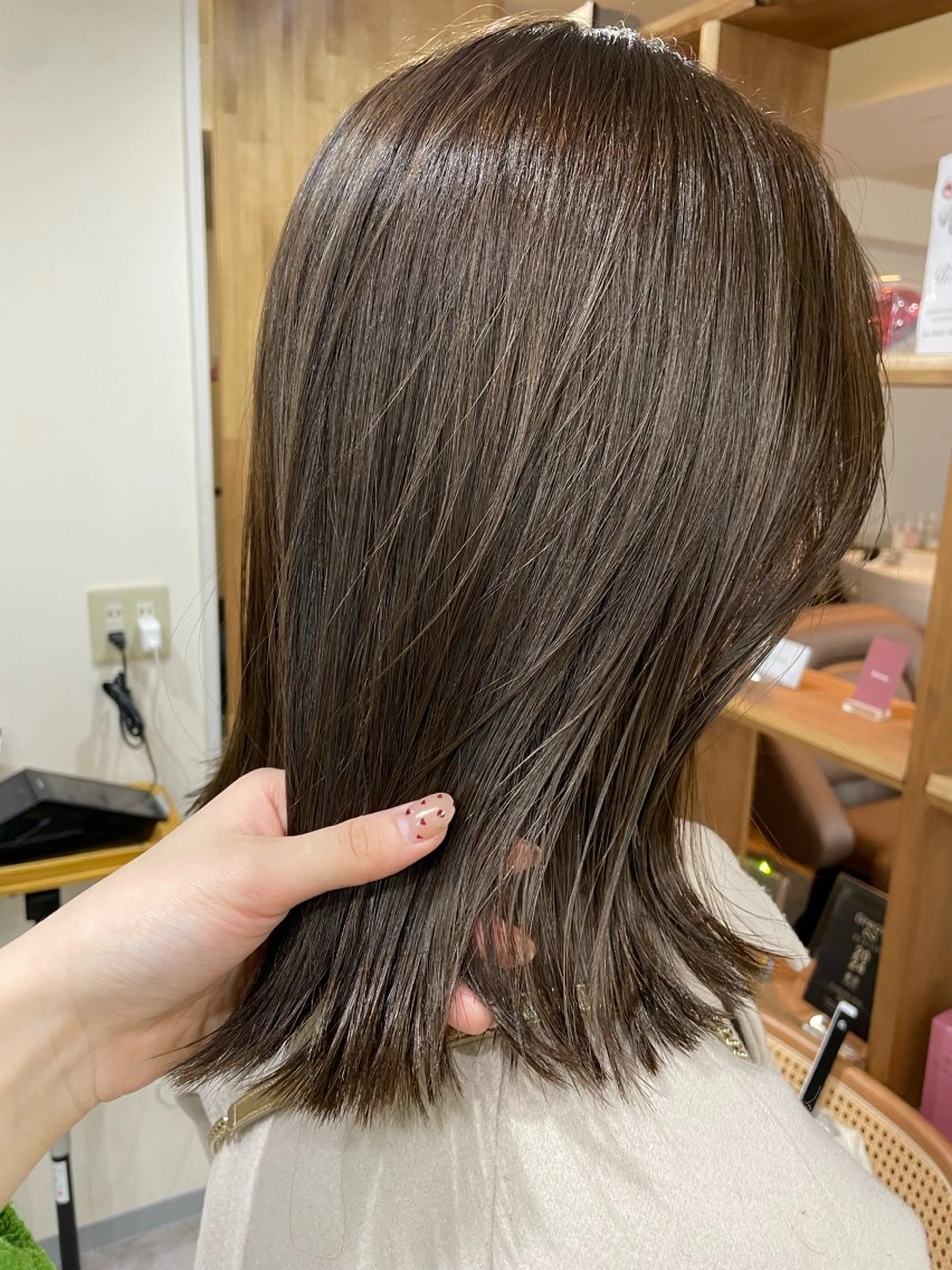 ミディアム カラー 透明感カラー くびれヘア 韓国風パーマ/ヘア セット/店長みづきのヘアスタイル