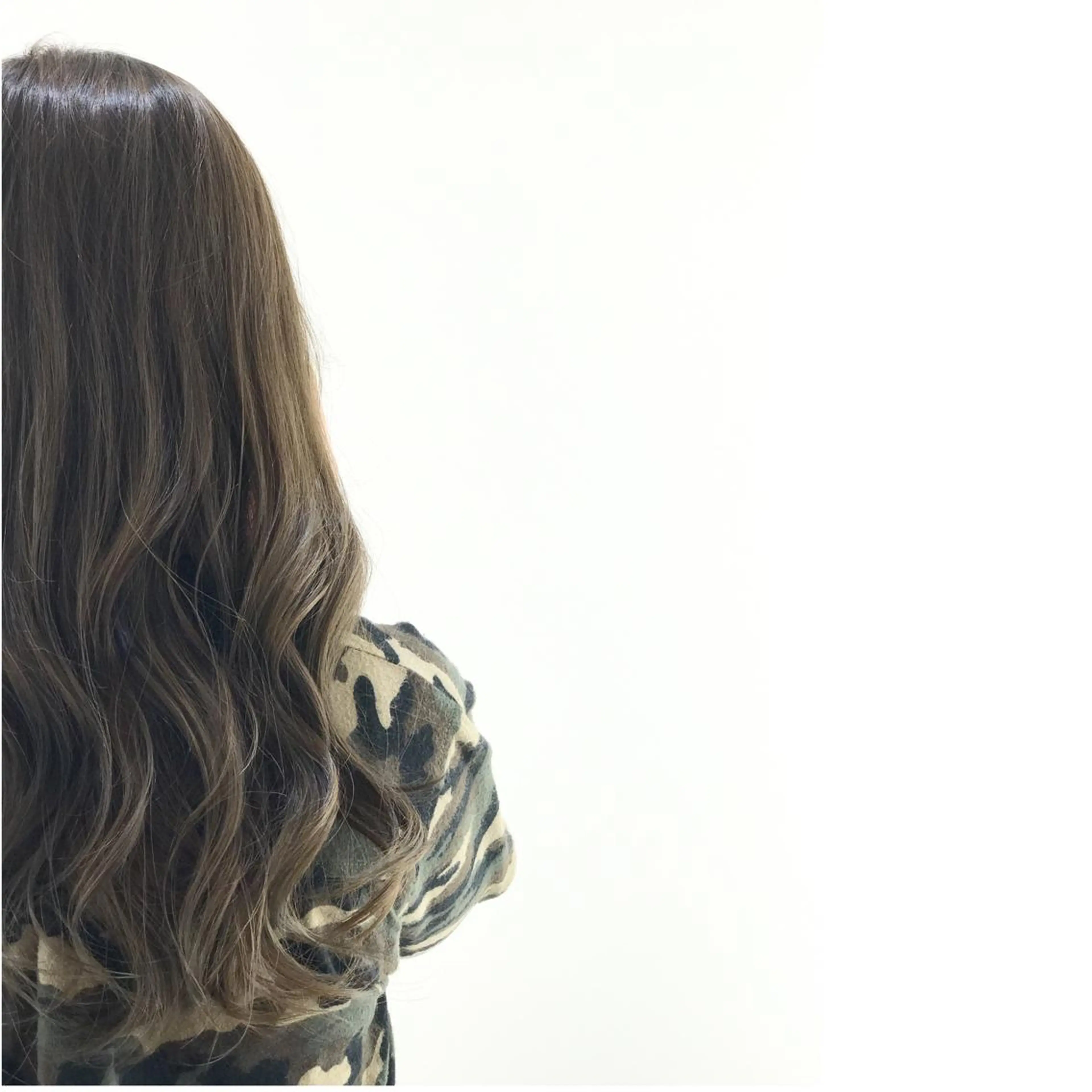 ロング カラー ハイライトカラー ハイライト Strawberry所属・原田 志保のヘアスタイル