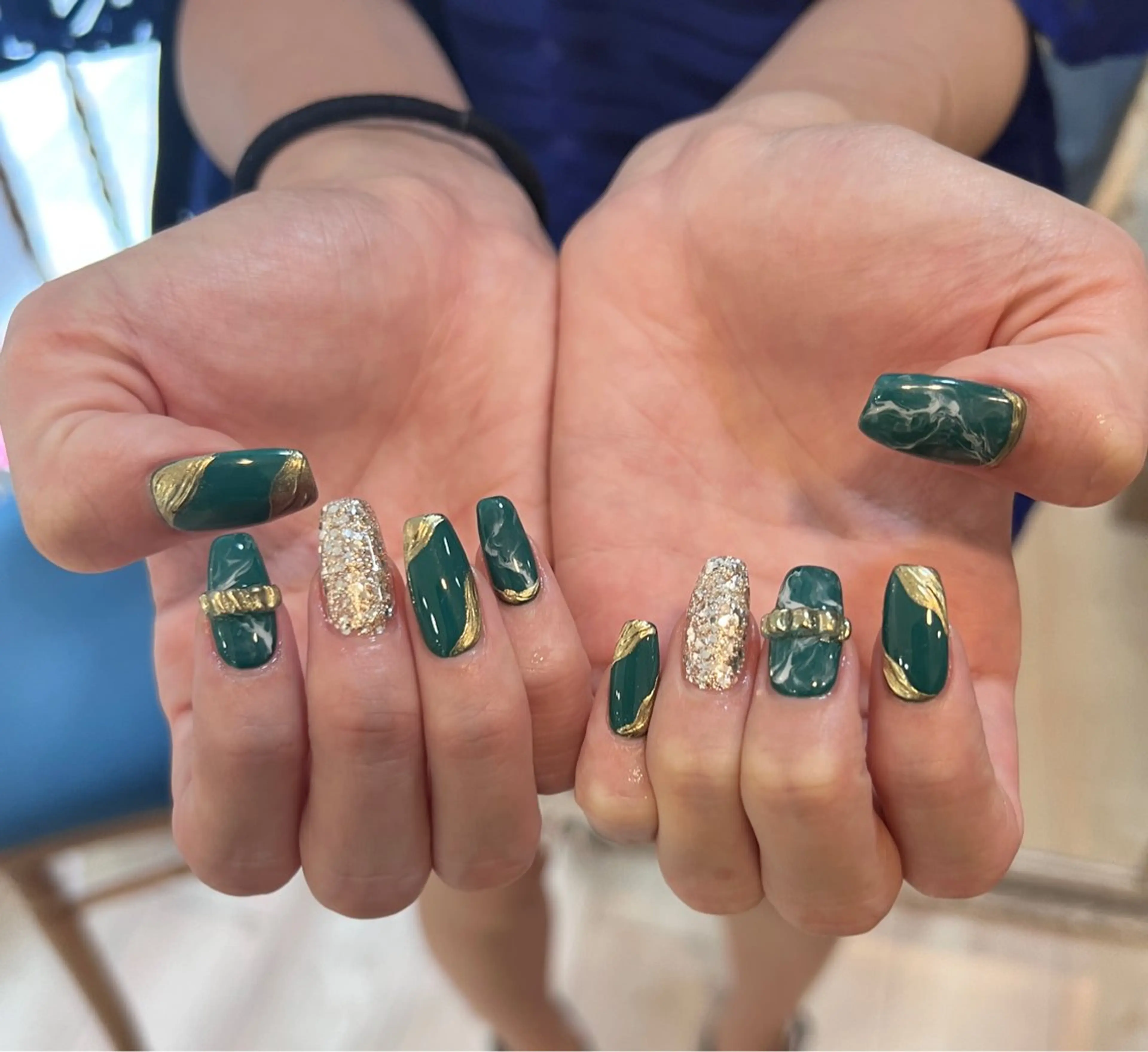 ネイル ゴージャス グリーン いちじゅう あおいのネイルデザイン