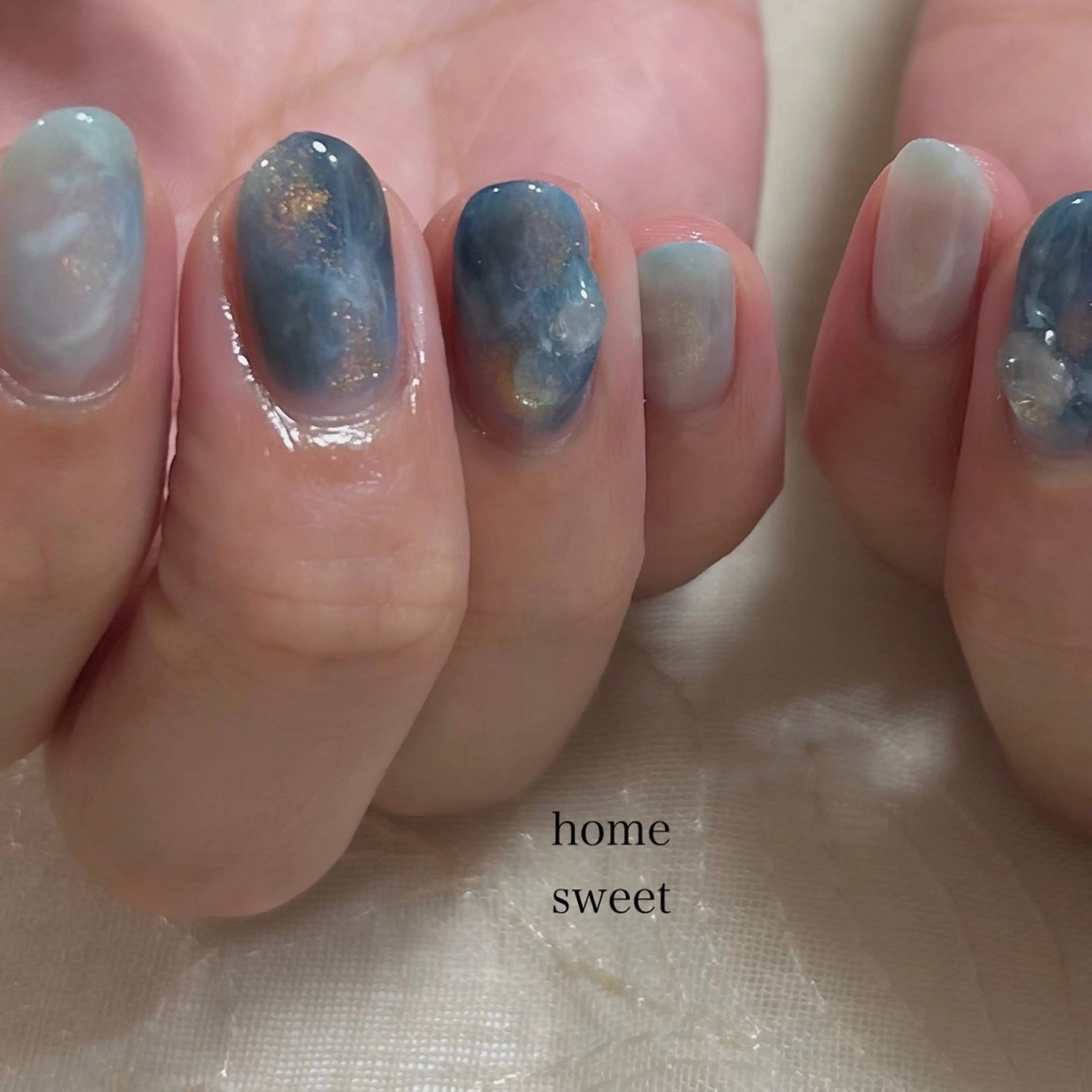 ミディアム ショートネイル. Home sweetのネイルデザイン