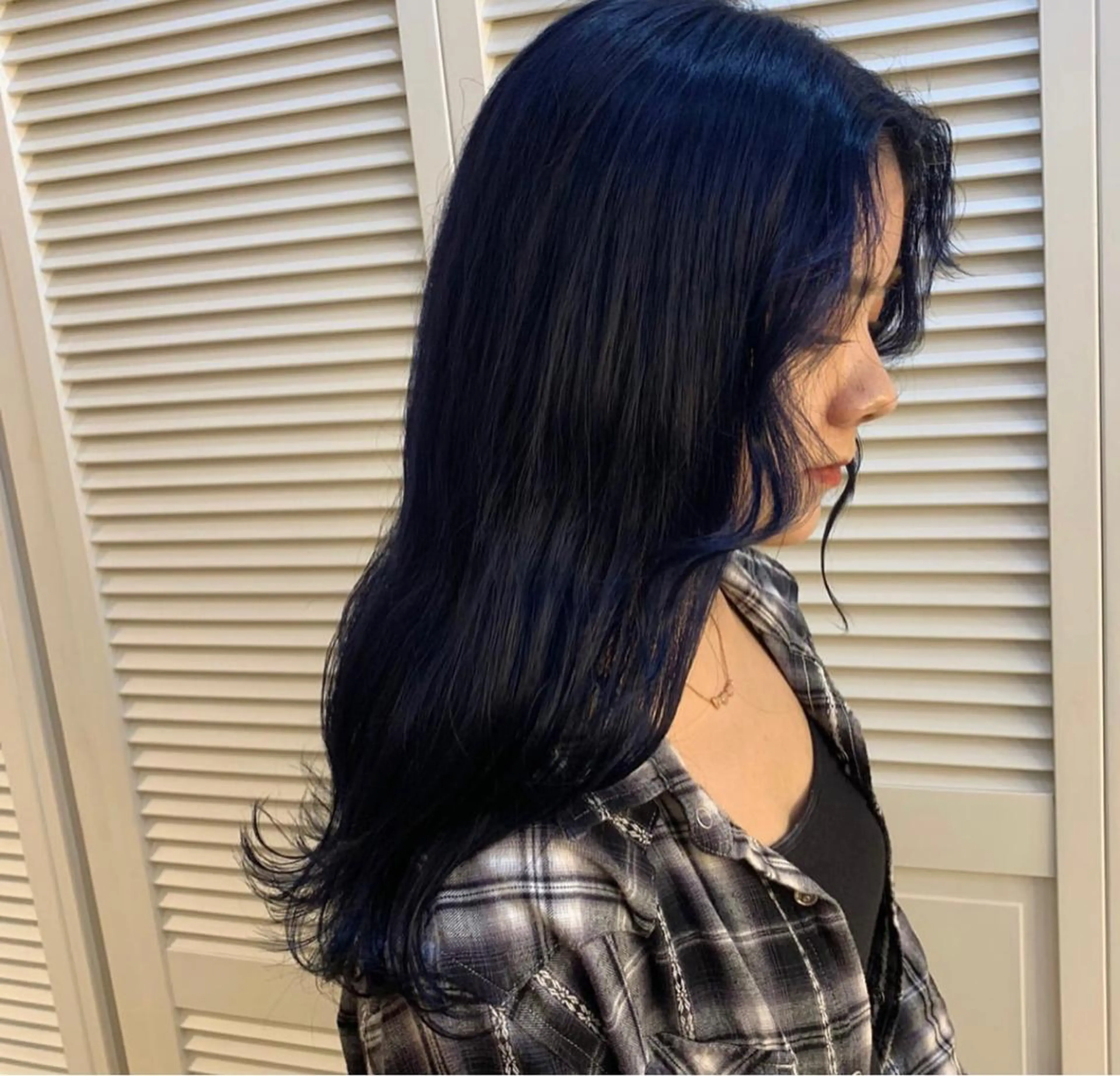 ロング カラー ネイビーカラー 遠藤沙也加 /レイヤーカットのヘアスタイル