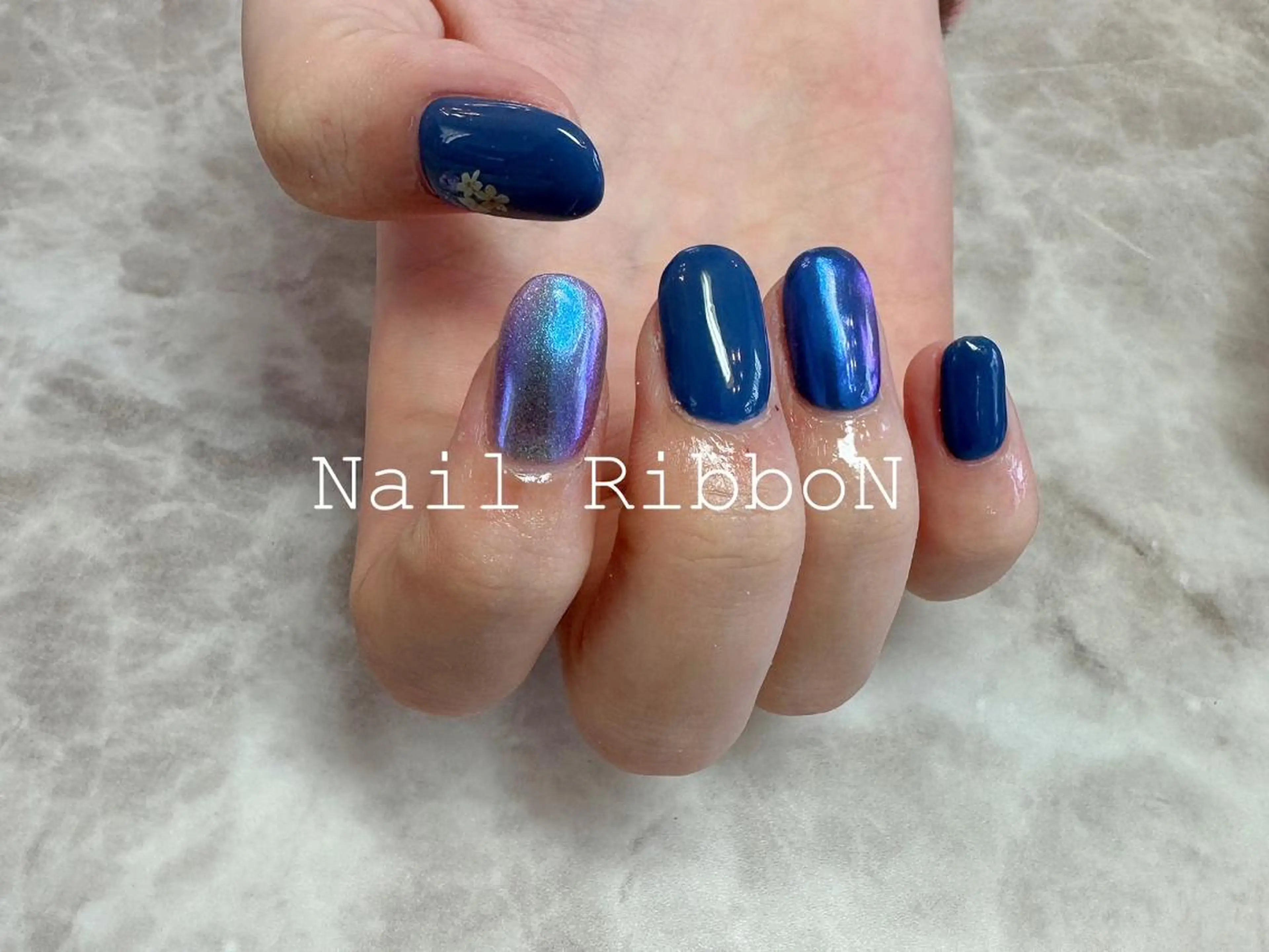ネイル ネイルリボン 受付スタッフのネイルデザイン