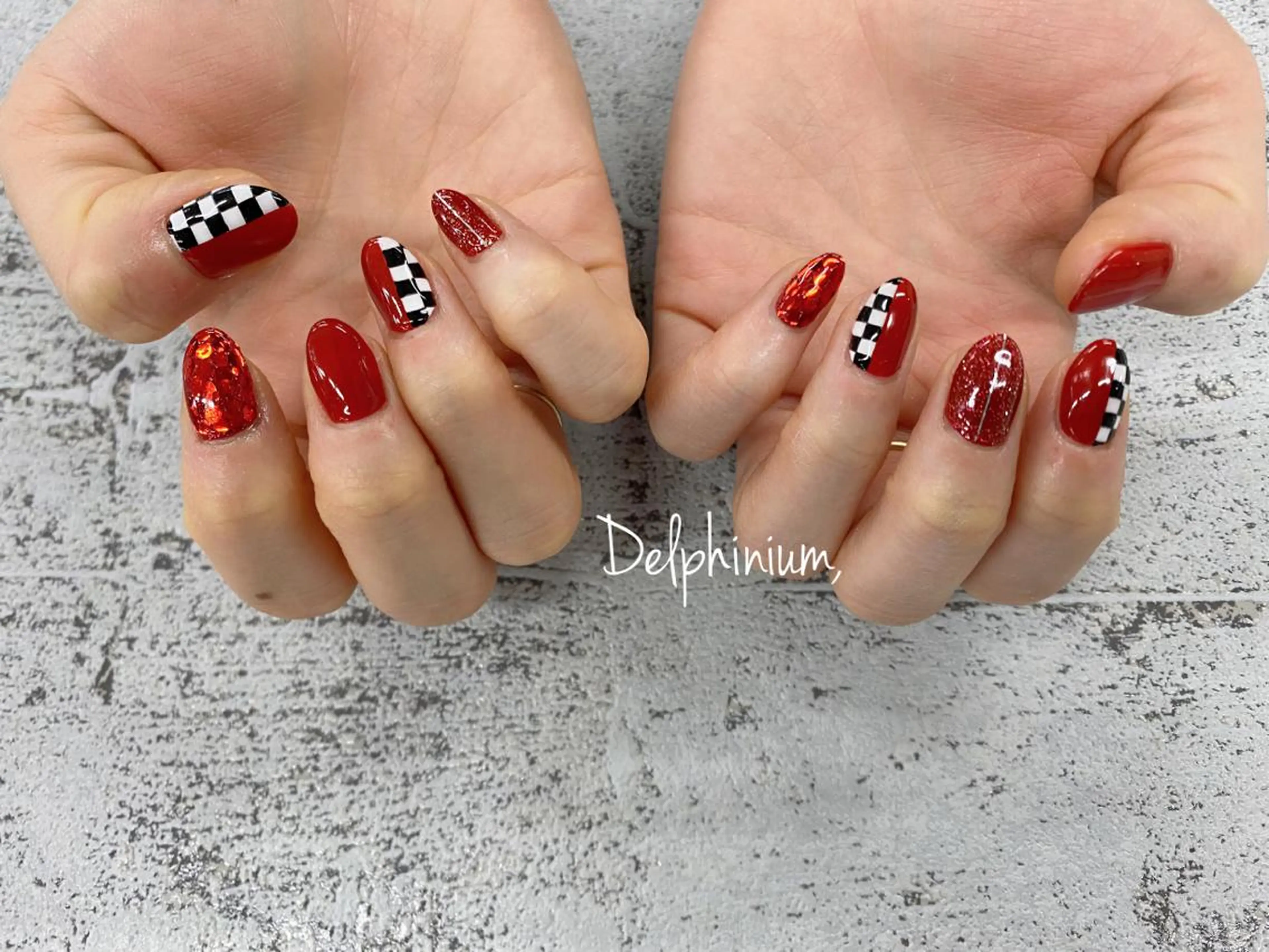 ネイル 赤色 ハンドネイル 岡本 友恵のネイルデザイン