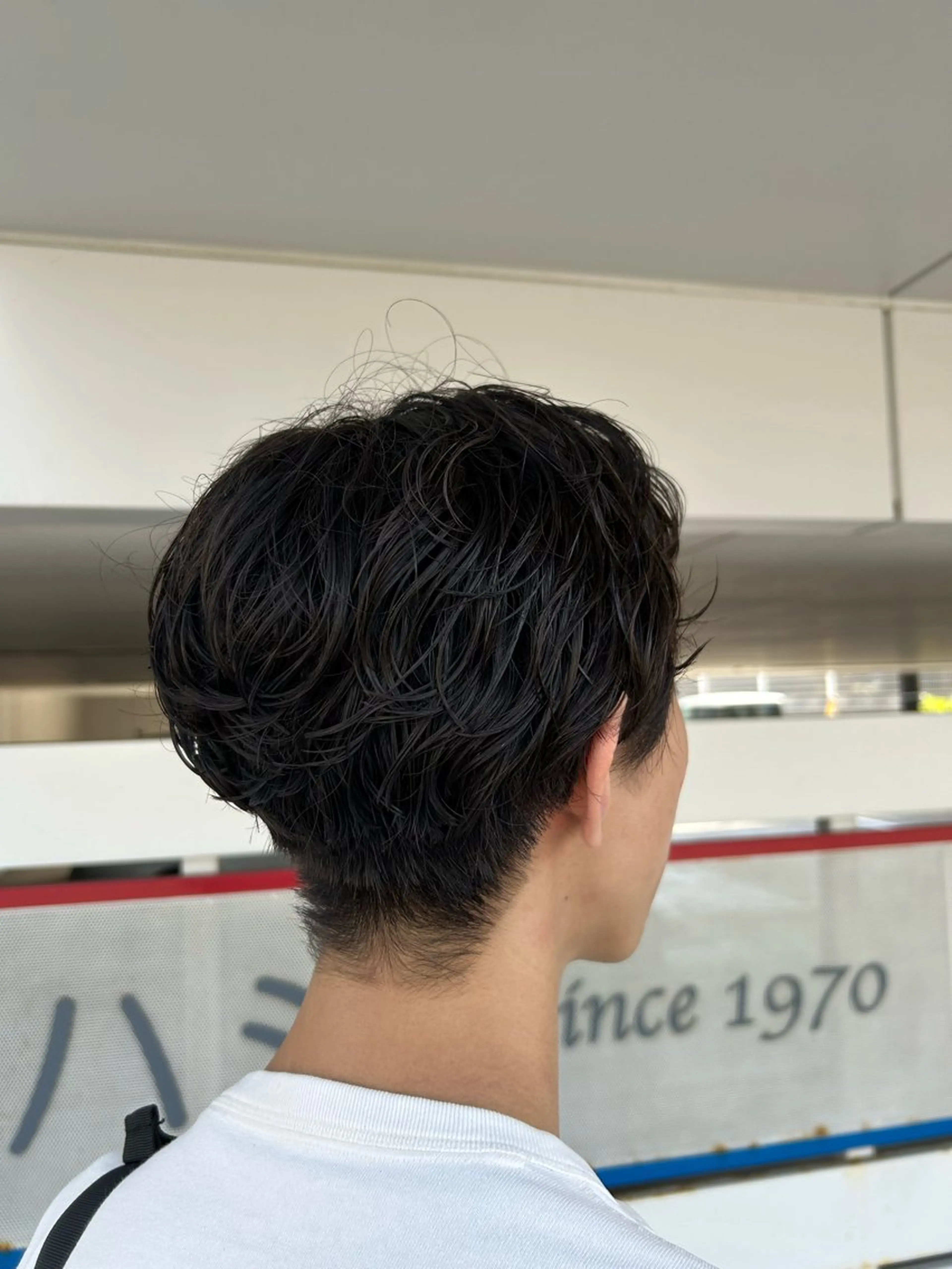 ショート パーマ メンズ マッシュ メンズパーマ スパイラルパーマ カットサロンタカハシ所属・メンズカット カズマ 理容のヘアスタイル
