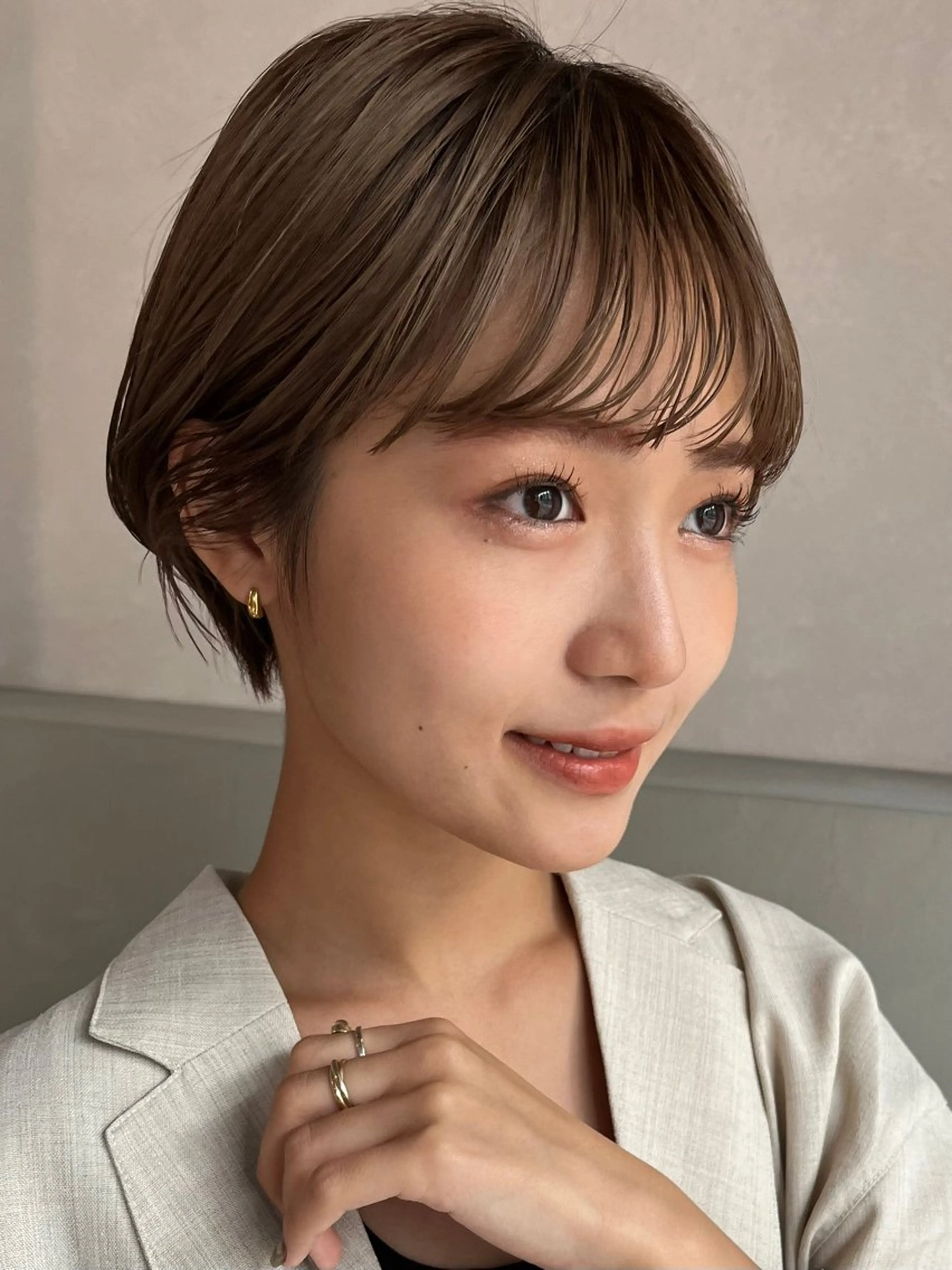 ショート カラー ベージュカラー オリーブベージュ ショートヘア パーマモデル募集中 Unami 太田英寿のヘアスタイル