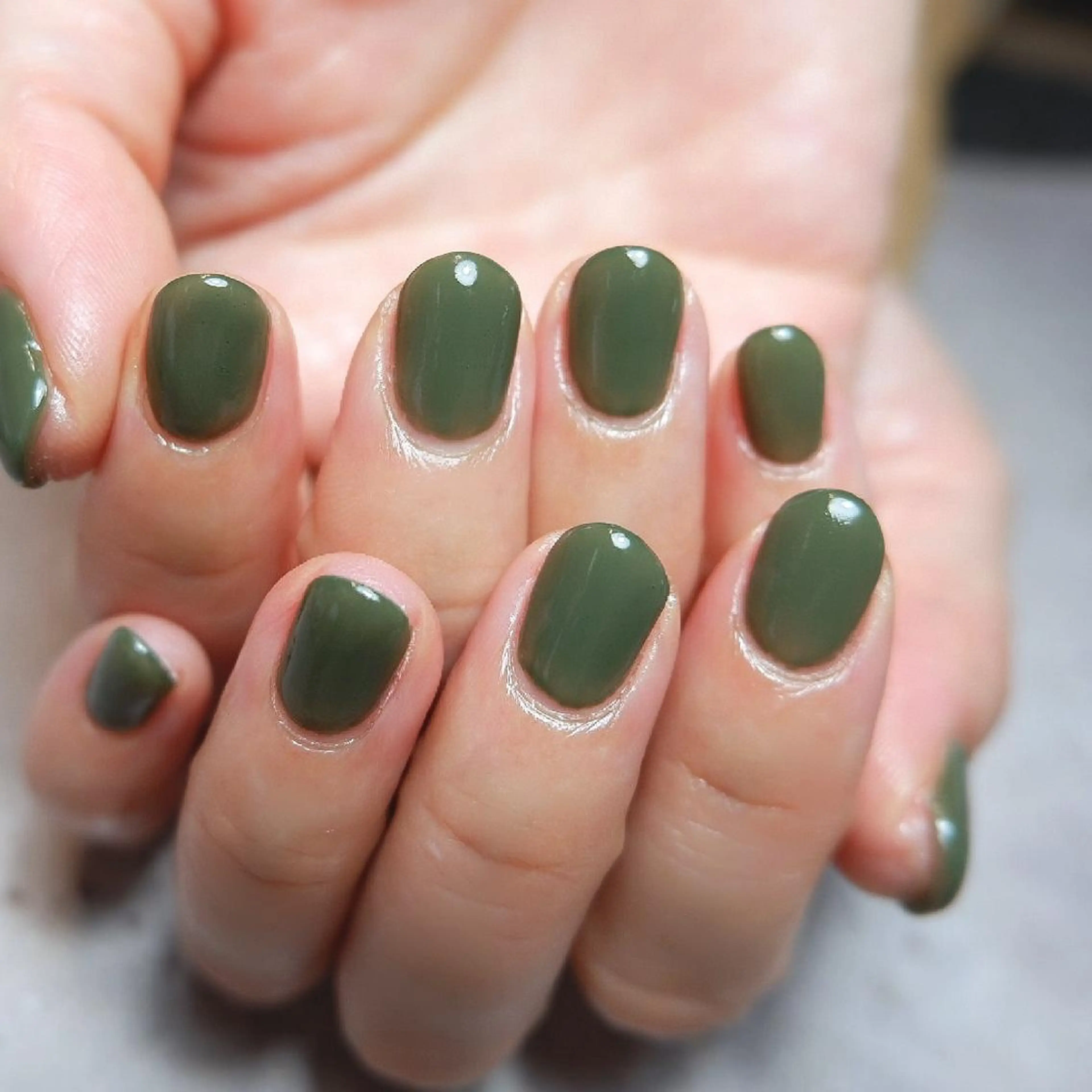 ネイル グリーン ワンカラーネイル ハンドネイル MASH UP ROOM のネイルデザイン