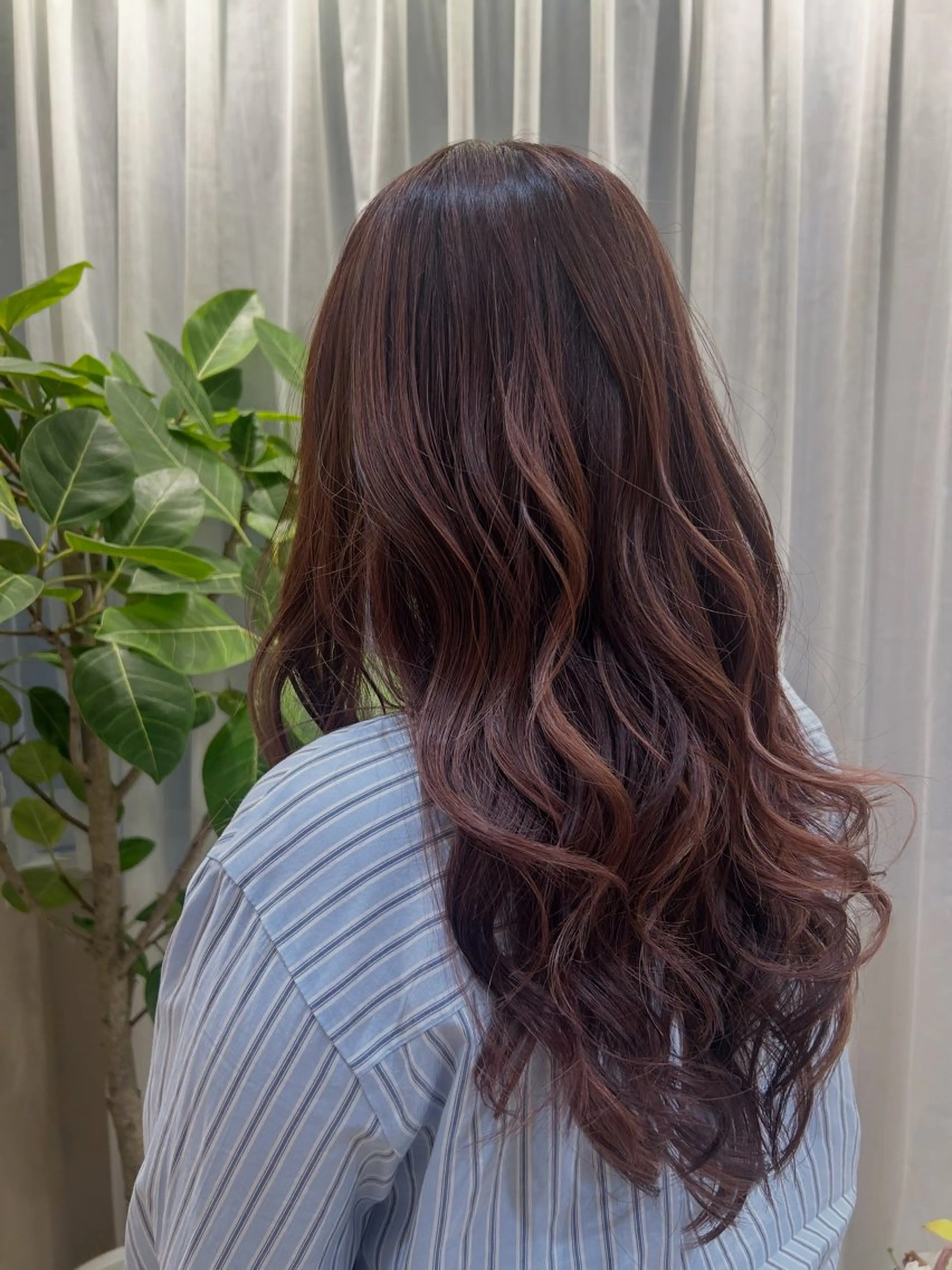 ロング ピンクブラウン Ｈａｉｒ’ｓ Ｇａｌｌeｒｙ所属・✨堺東駅近✨阪上 沙織のヘアスタイル