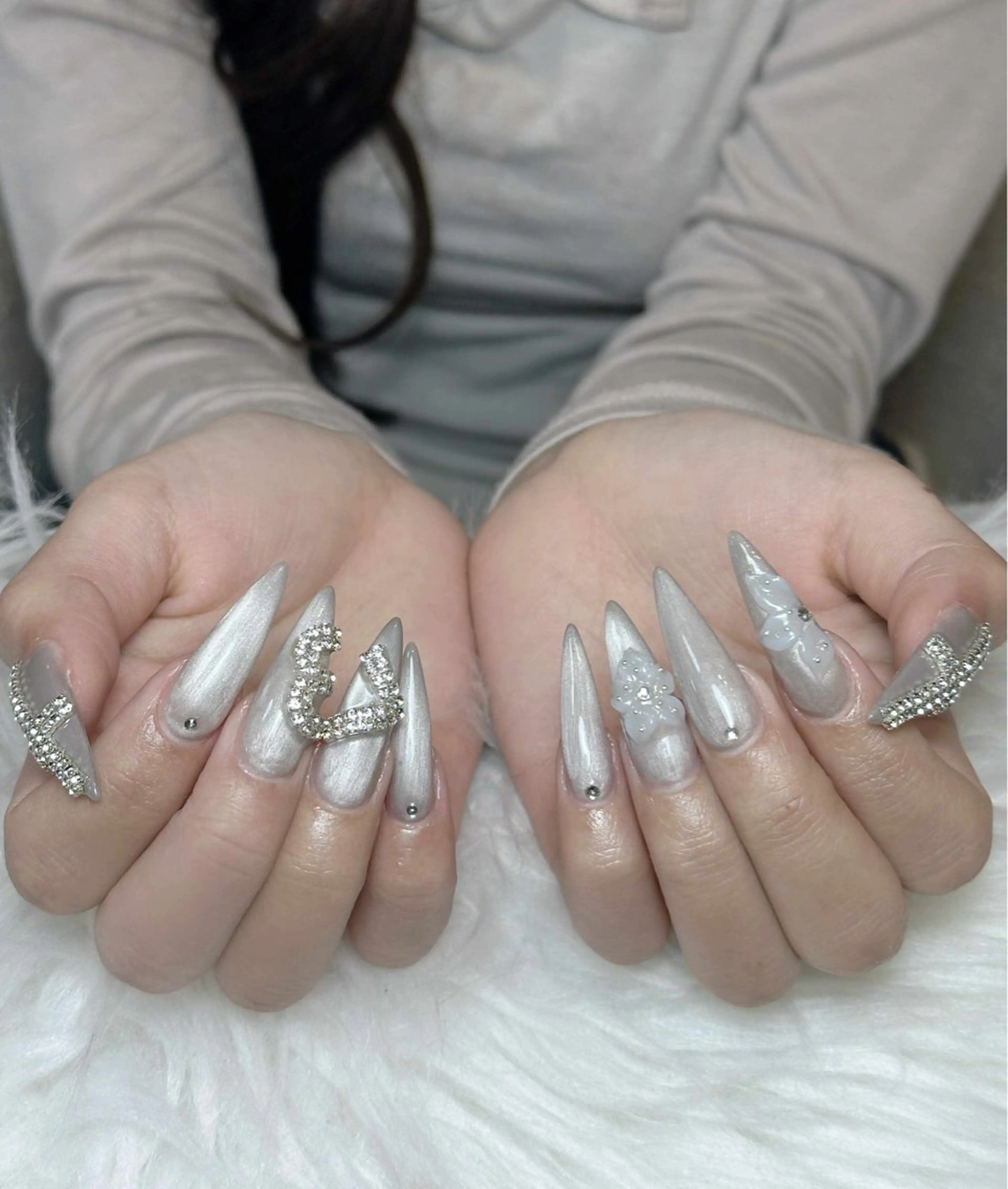 ネイル オーロラネイル ボルドー ブラウン 氷ネイル・うるうるネイル キラキラネイル ハンドネイル Julli NailStudioのネイルデザイン