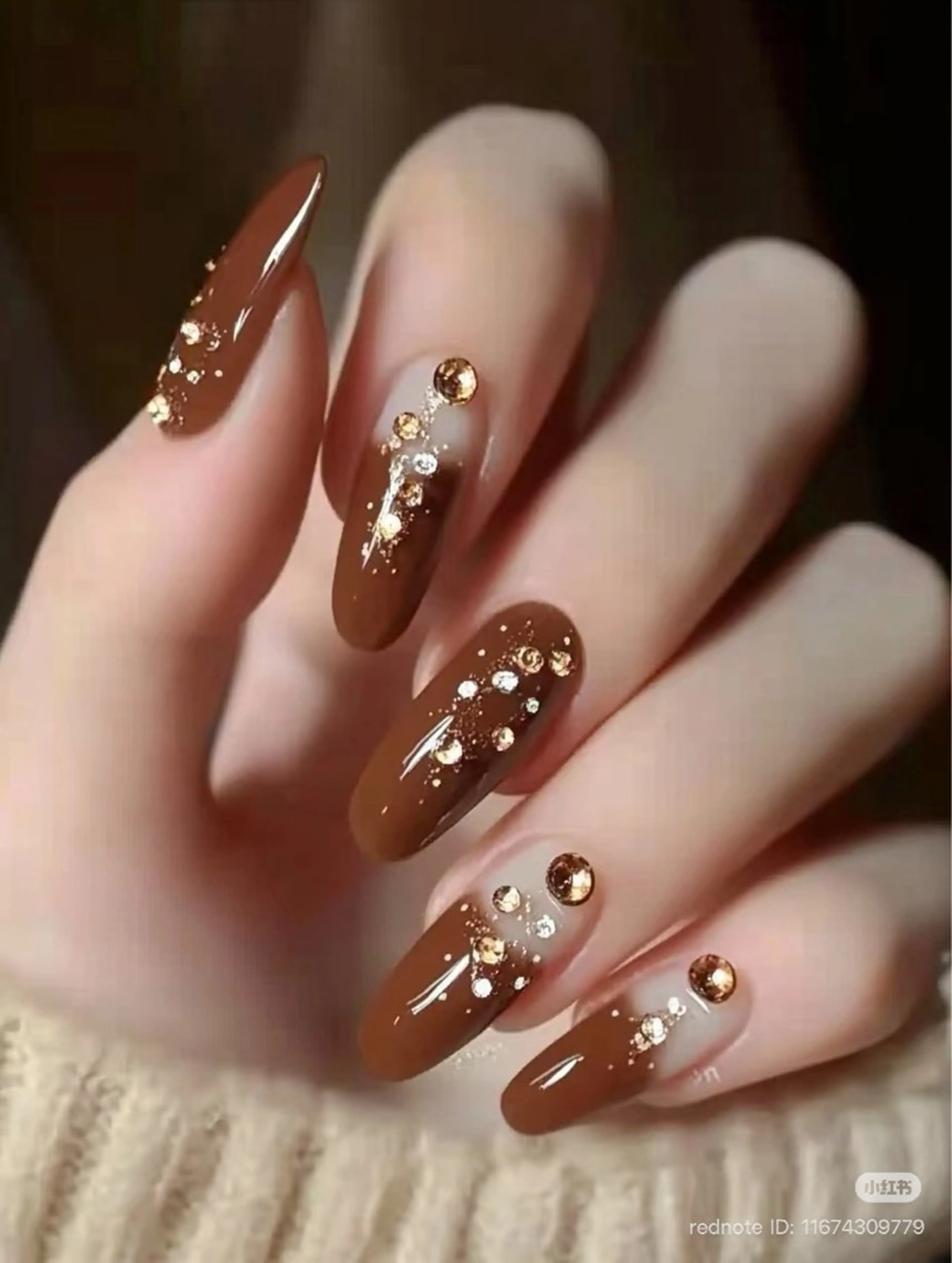 ネイル キラキラネイル 冬ネイル ハンドネイル Maylie Nail所属・キイ サロンのネイルデザイン