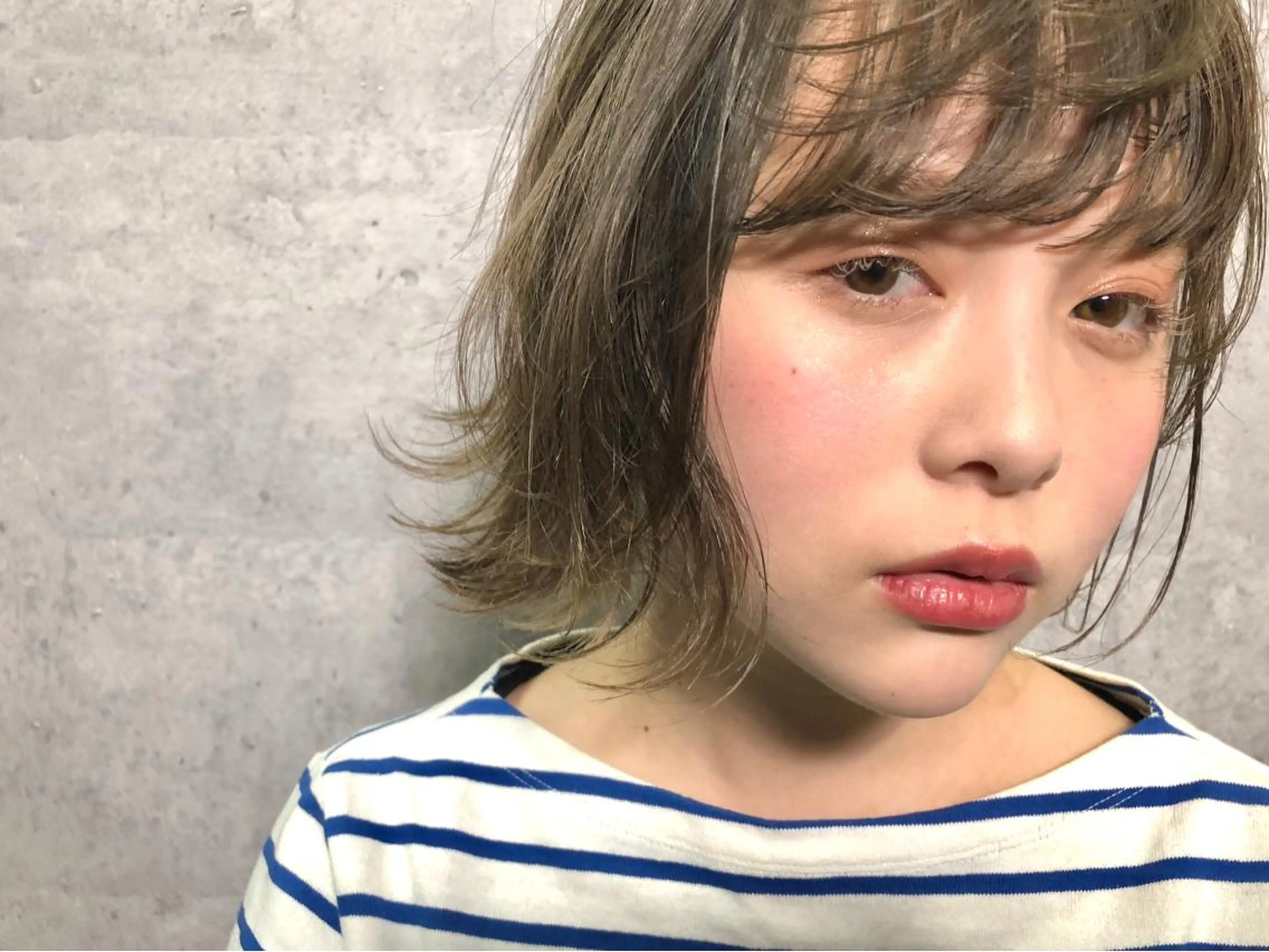 ショート カラー 顔周りレイヤー/韓国 ブリーチminamiのヘアスタイル