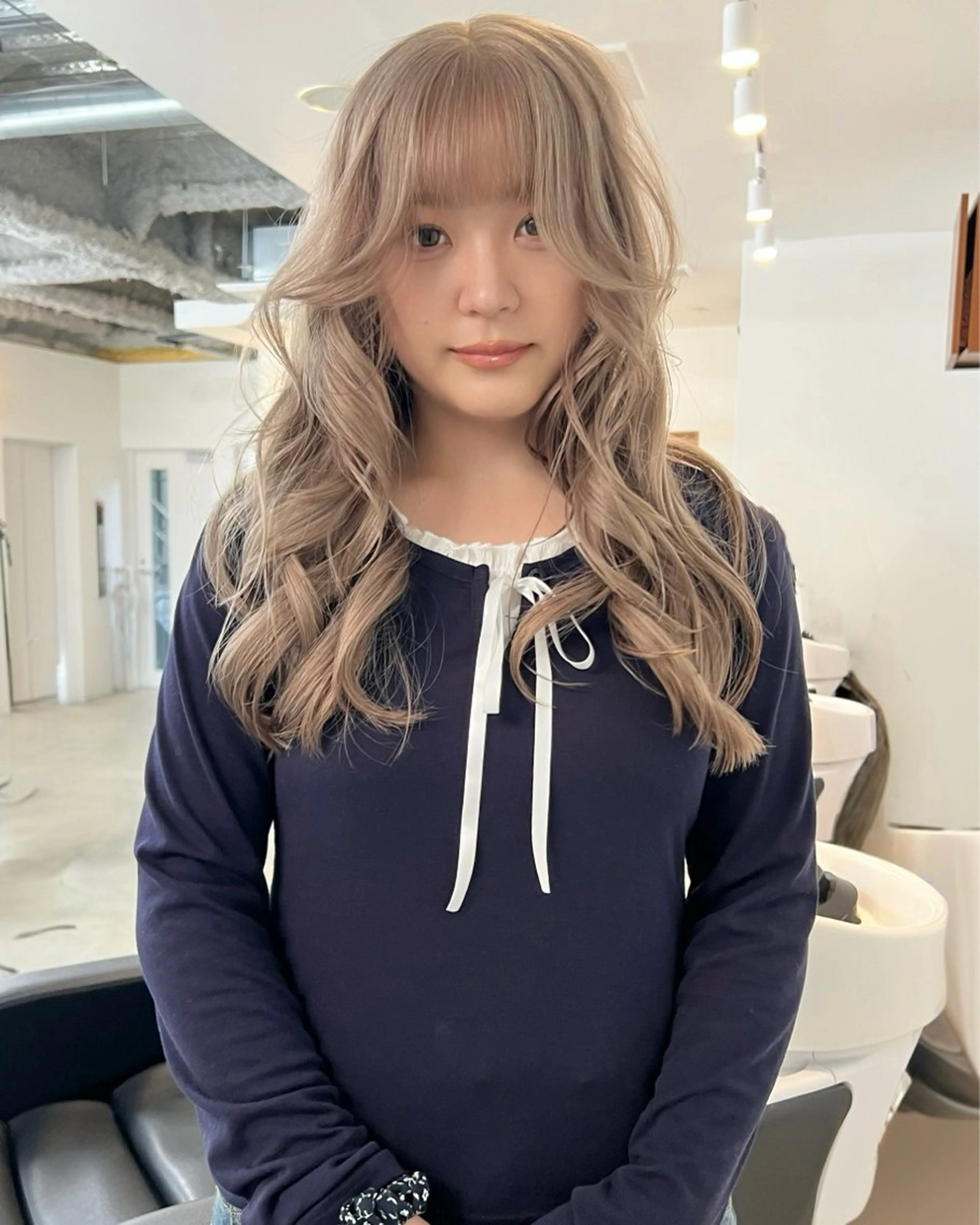 《ミルクティーベージュ🥨》ダブルカラー＋トリートメント（ブリーチ1回​〜​）の写真