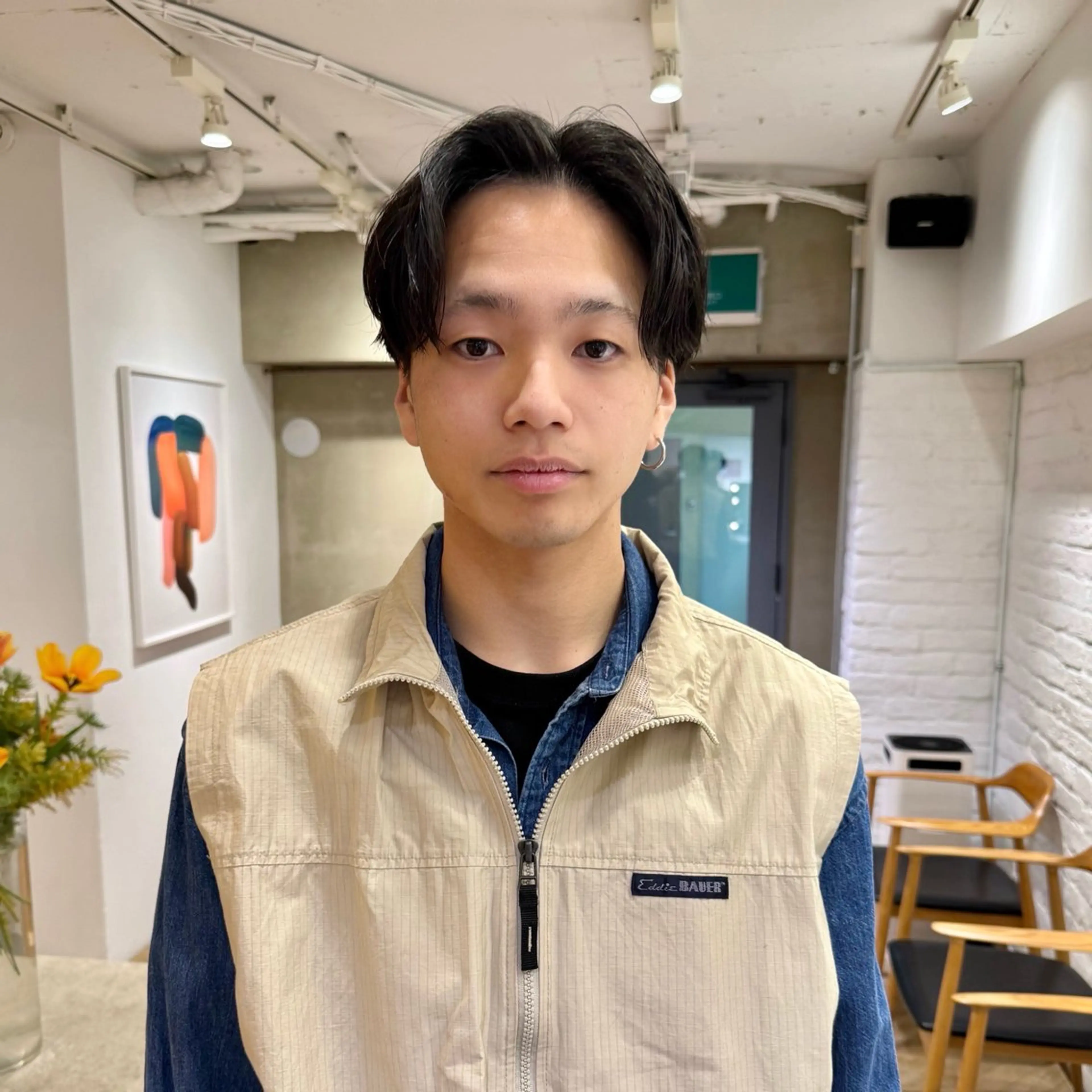 ミディアム メンズ ミディアムパーマ センターパート ダウンパーマ フェザーパーマ メンズパーマ パーマ メンズカット 田形清流のヘアスタイル