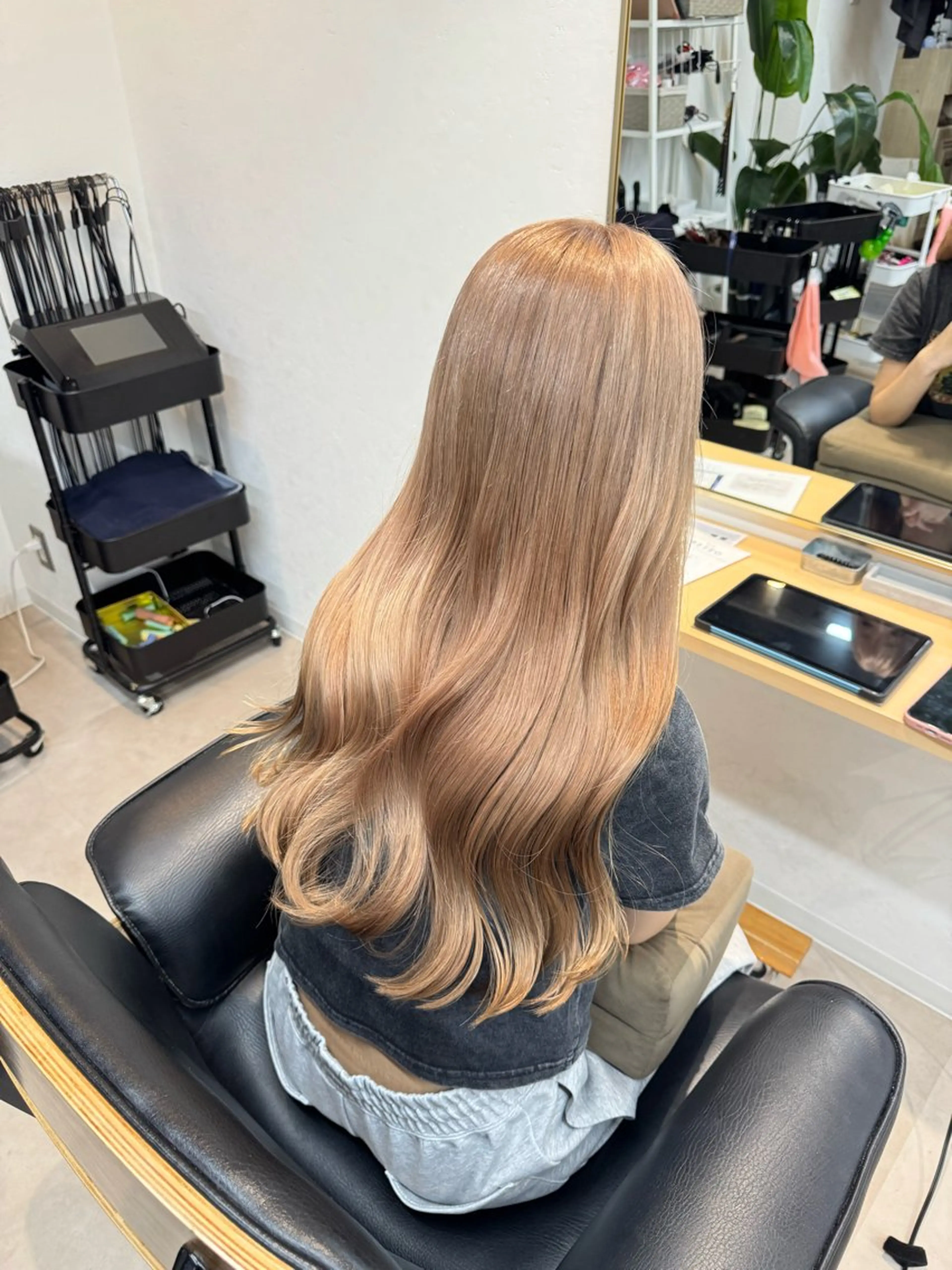 セミロング ヘアカラー toto./ NICHIKAのヘアスタイル