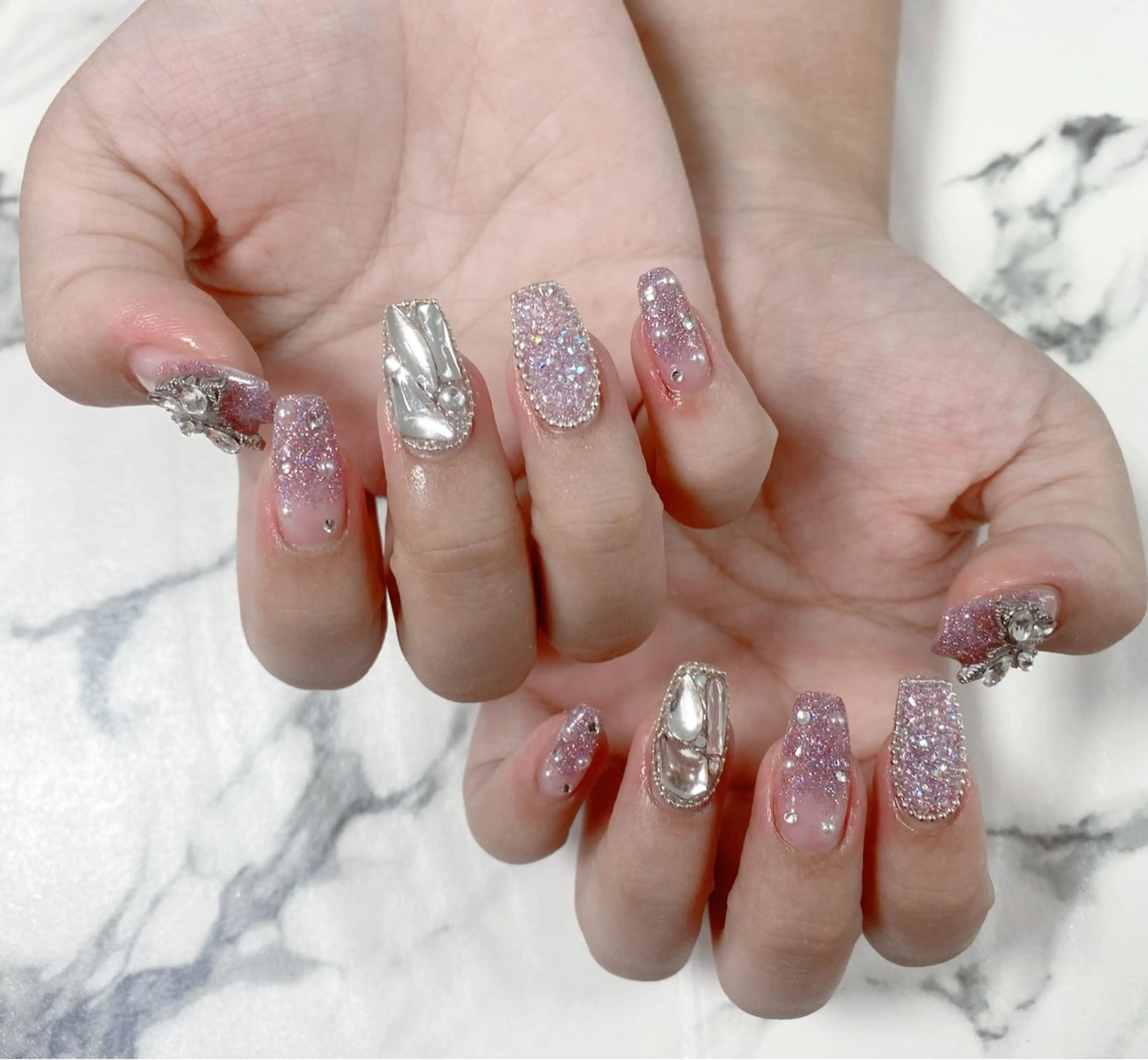 ロング カラー ネイル Q Free nailsのネイルデザイン